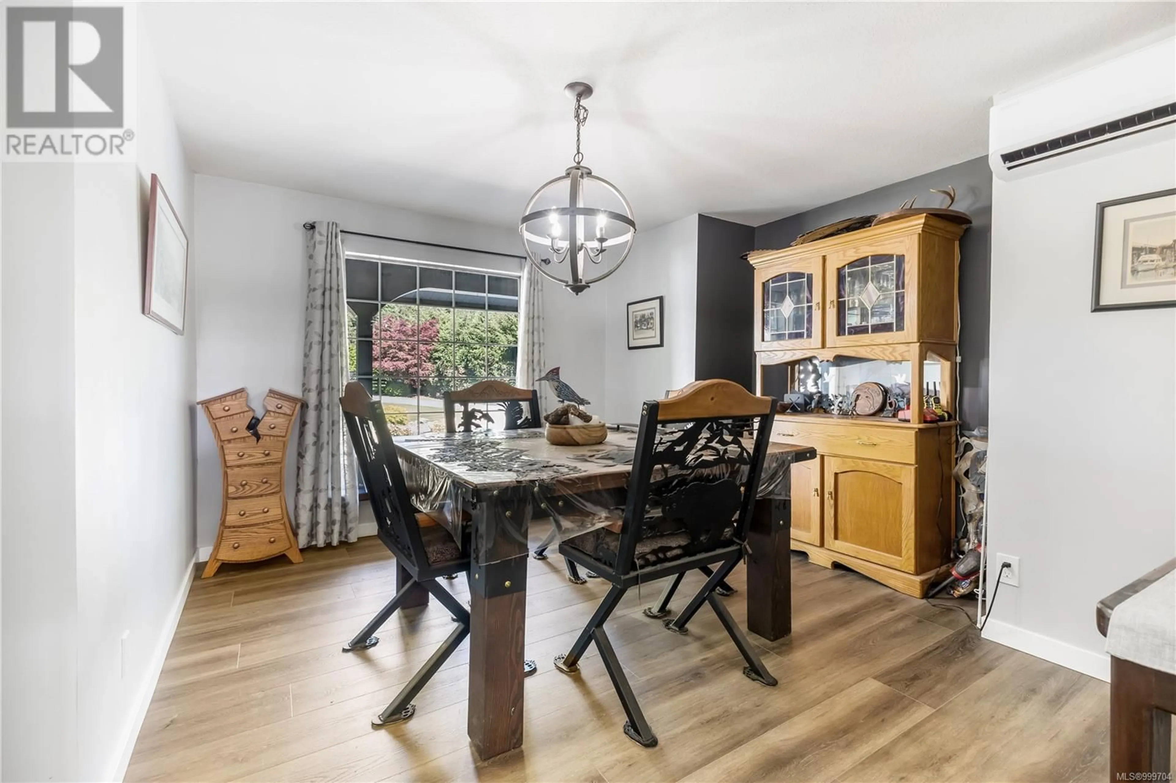 Dining room, wood/laminate floor for 3730 JAMES CRESCENT, Black Creek British Columbia V9J1E9
