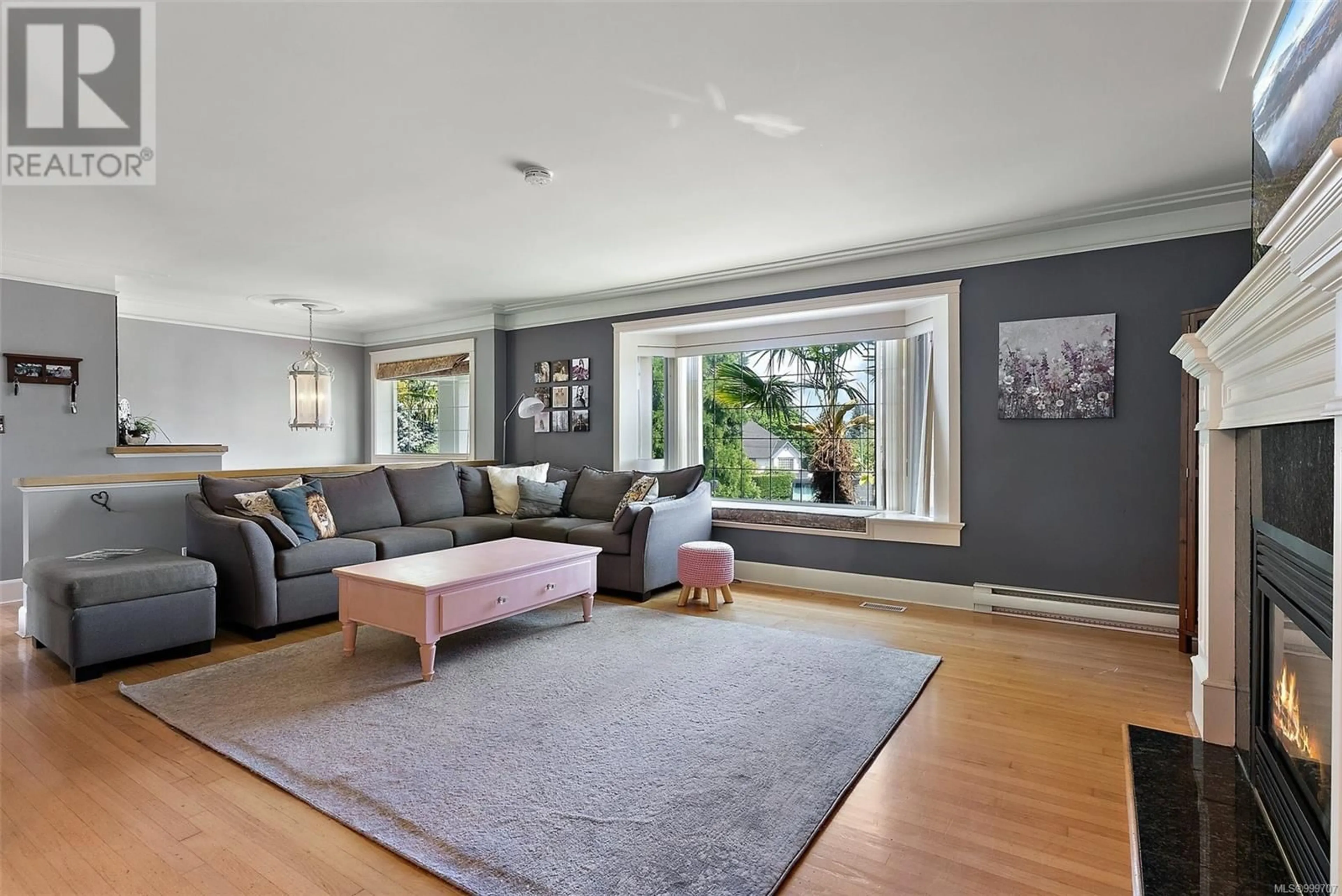 Living room with furniture, unknown for 6268 MARIE MEADOWS ROAD, Central Saanich British Columbia V8Z5Z8