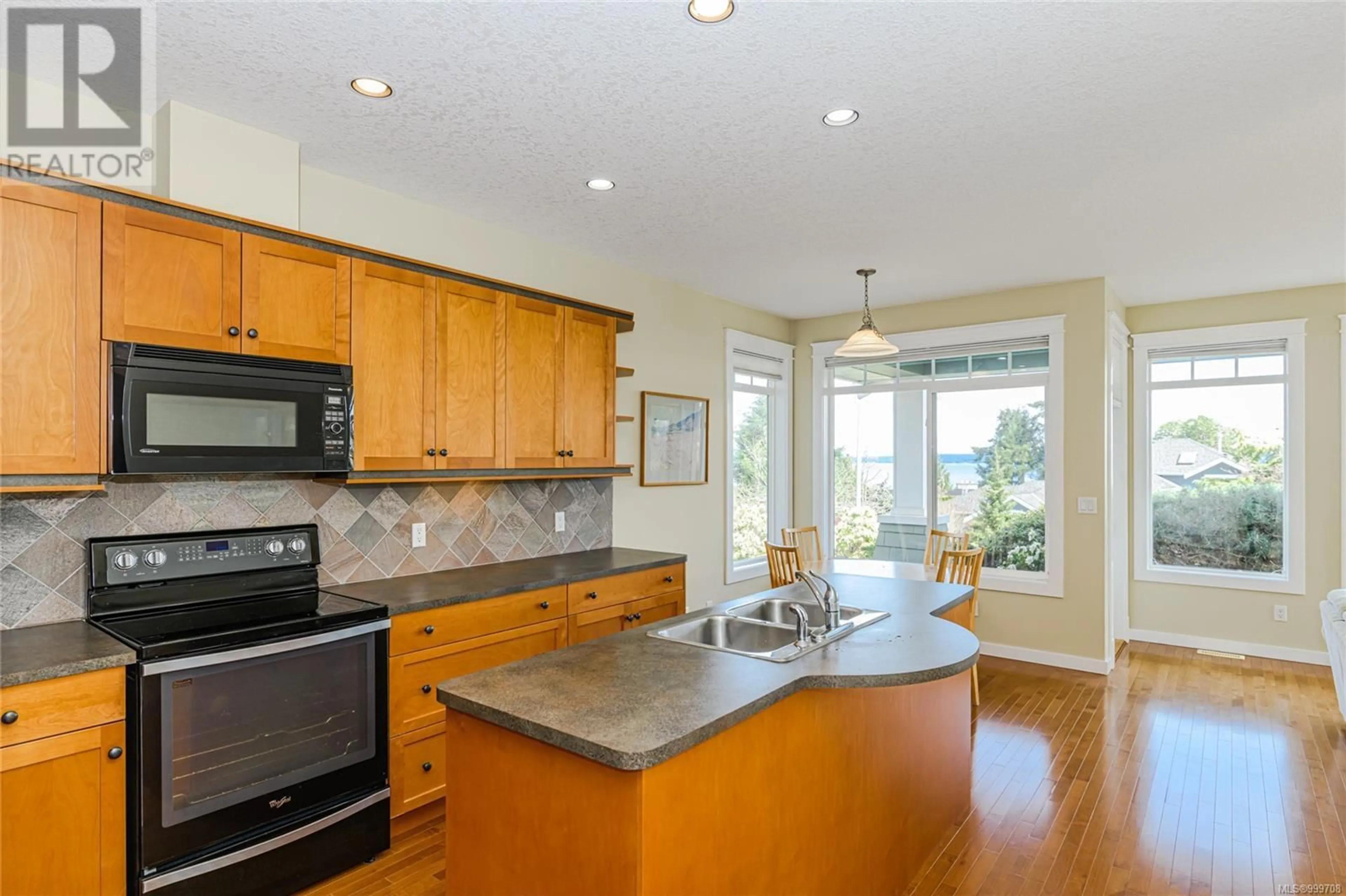 Open concept kitchen, ceramic/tile floor for 10103 ORCA VIEW TERRACE, Chemainus British Columbia V0R1K2