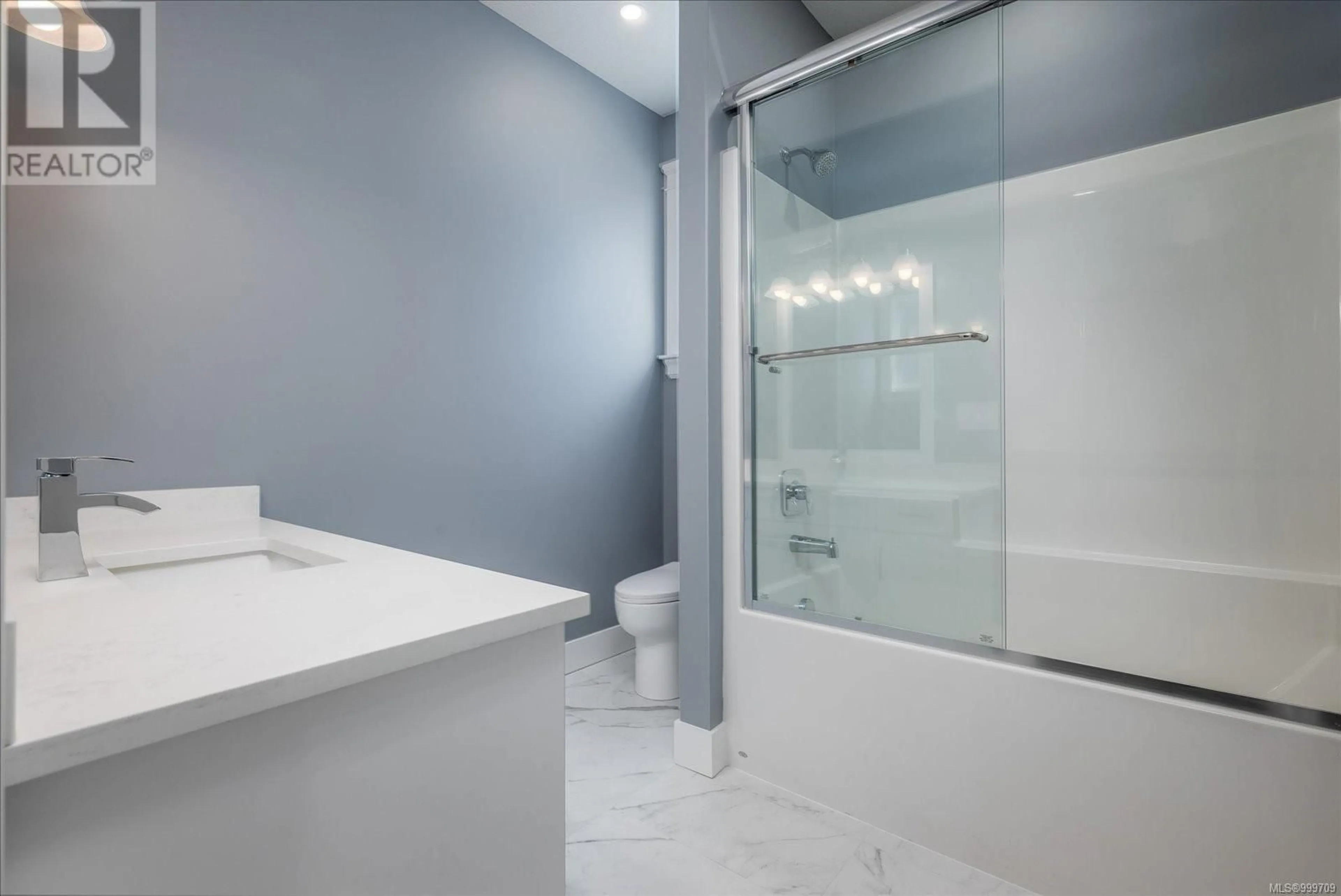Standard bathroom, ceramic/tile floor for 163 GOLDEN OAKS CRESCENT, Nanaimo British Columbia V9T0K8