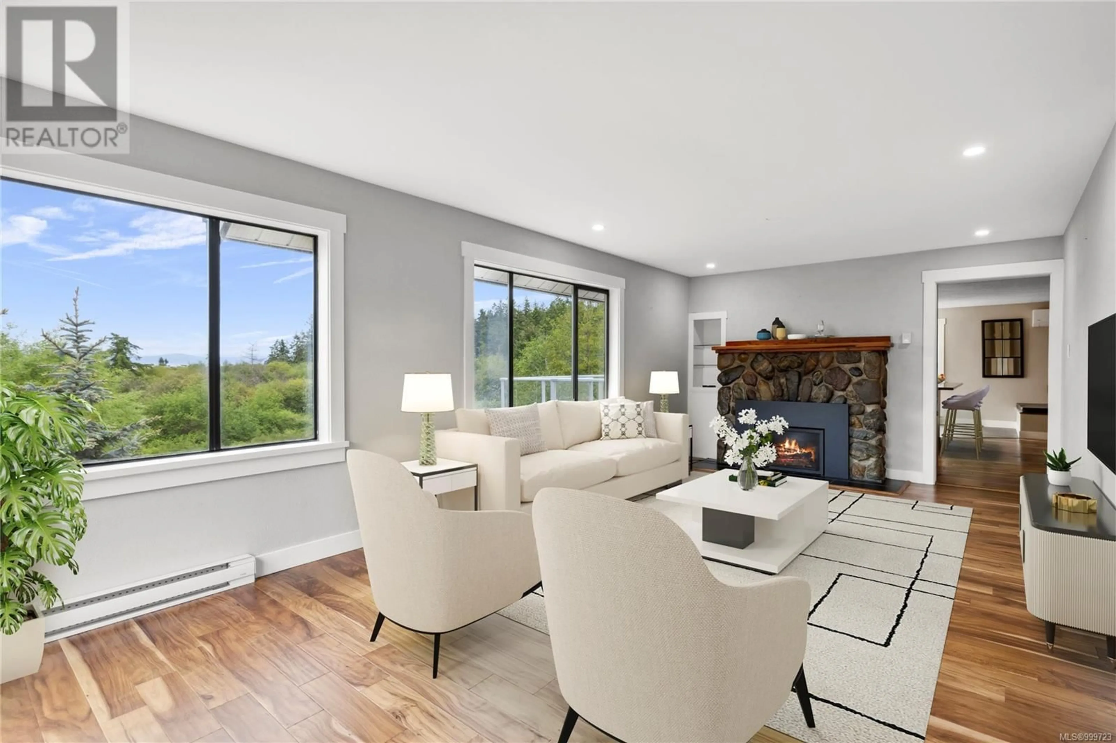 Living room with furniture, unknown for 405 HEATH AVENUE, Parksville British Columbia V9P1V3