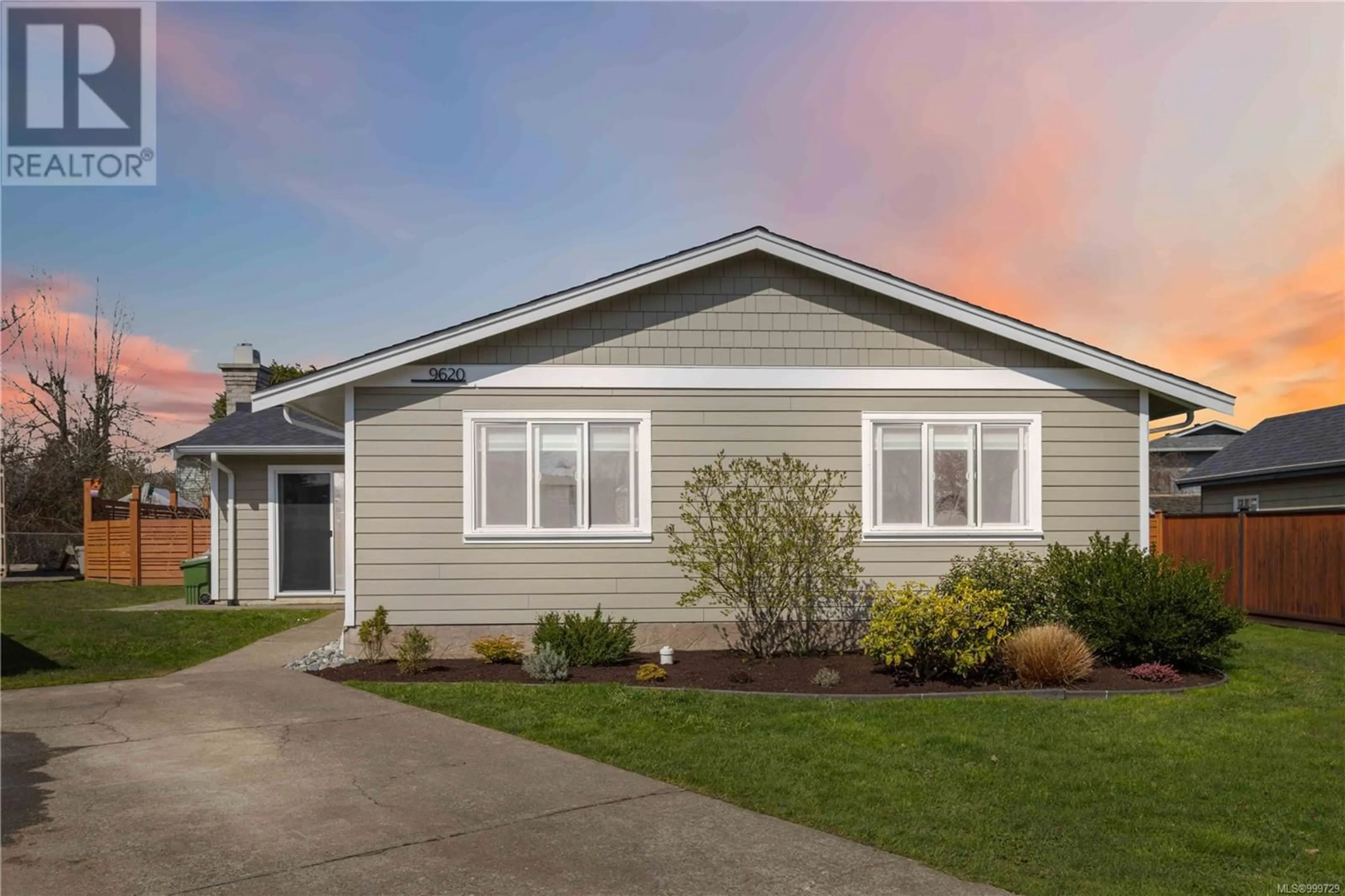 Home with vinyl exterior material, street for 9620 BARNES PLACE, Sidney British Columbia V8L4W9