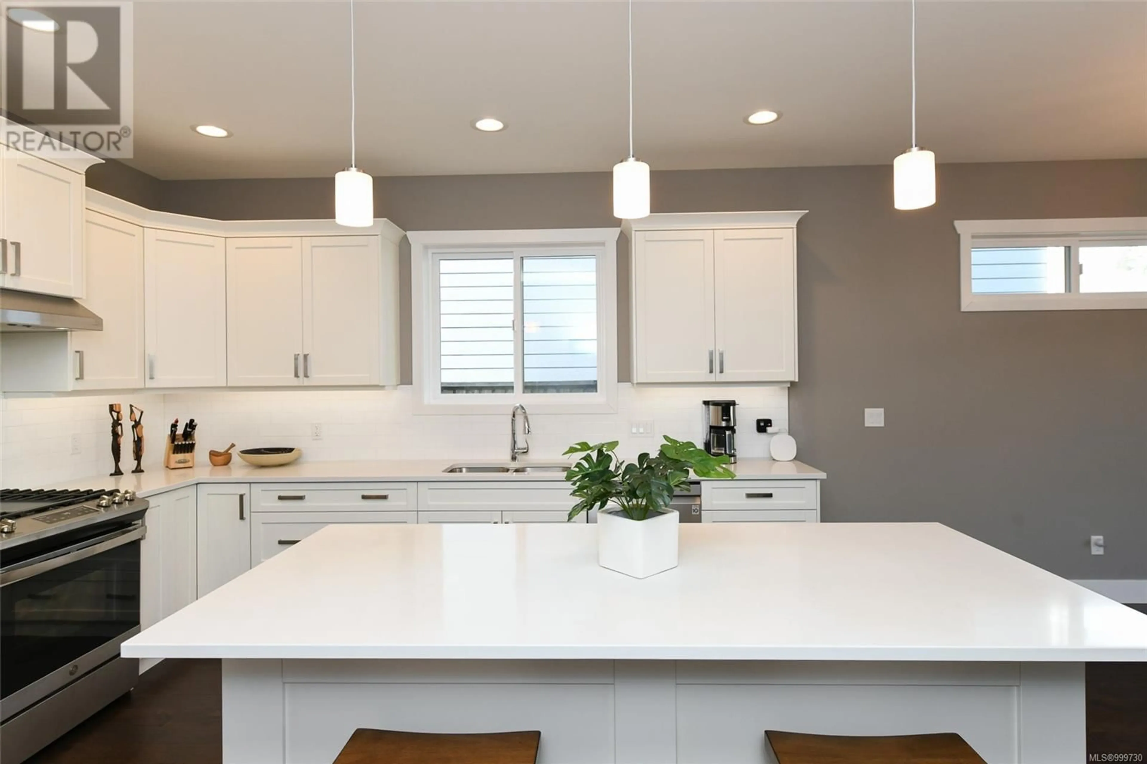 Contemporary kitchen, unknown for 2523 BRANCH AVENUE, Courtenay British Columbia V9N0E6
