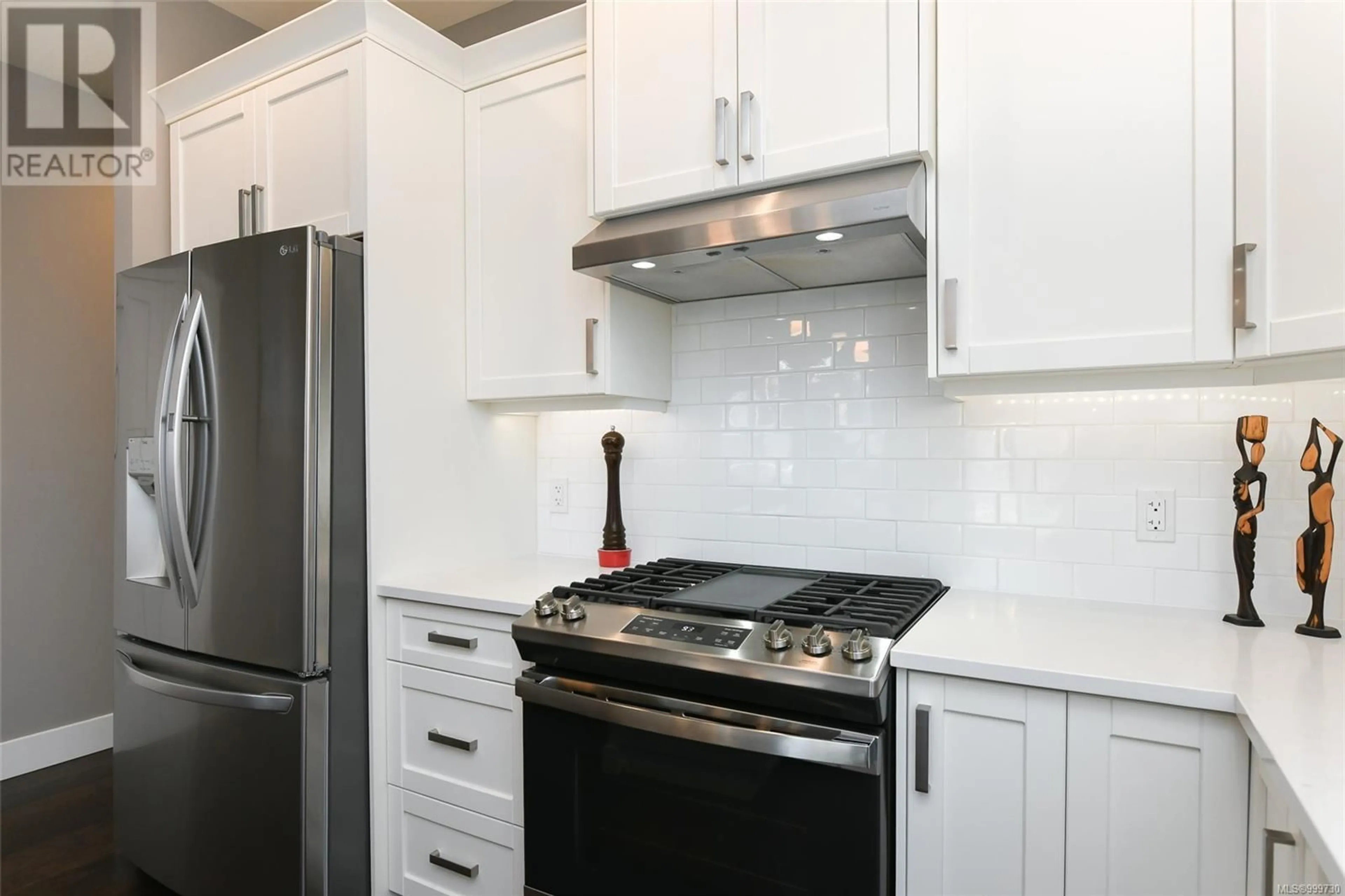 Standard kitchen, ceramic/tile floor for 2523 BRANCH AVENUE, Courtenay British Columbia V9N0E6