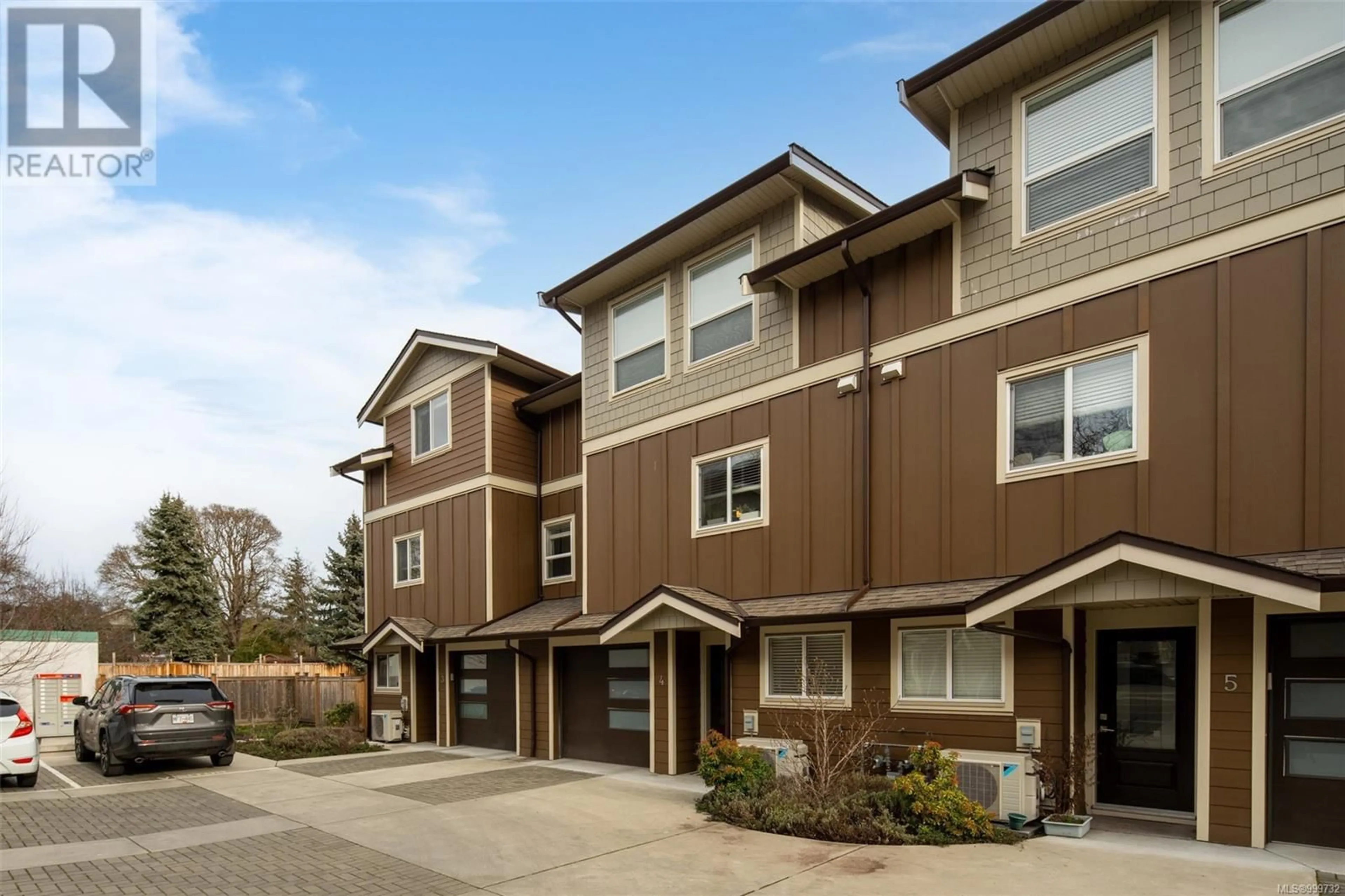Unknown for 4 - 2923 SHELBOURNE STREET, Victoria British Columbia V8R4M7