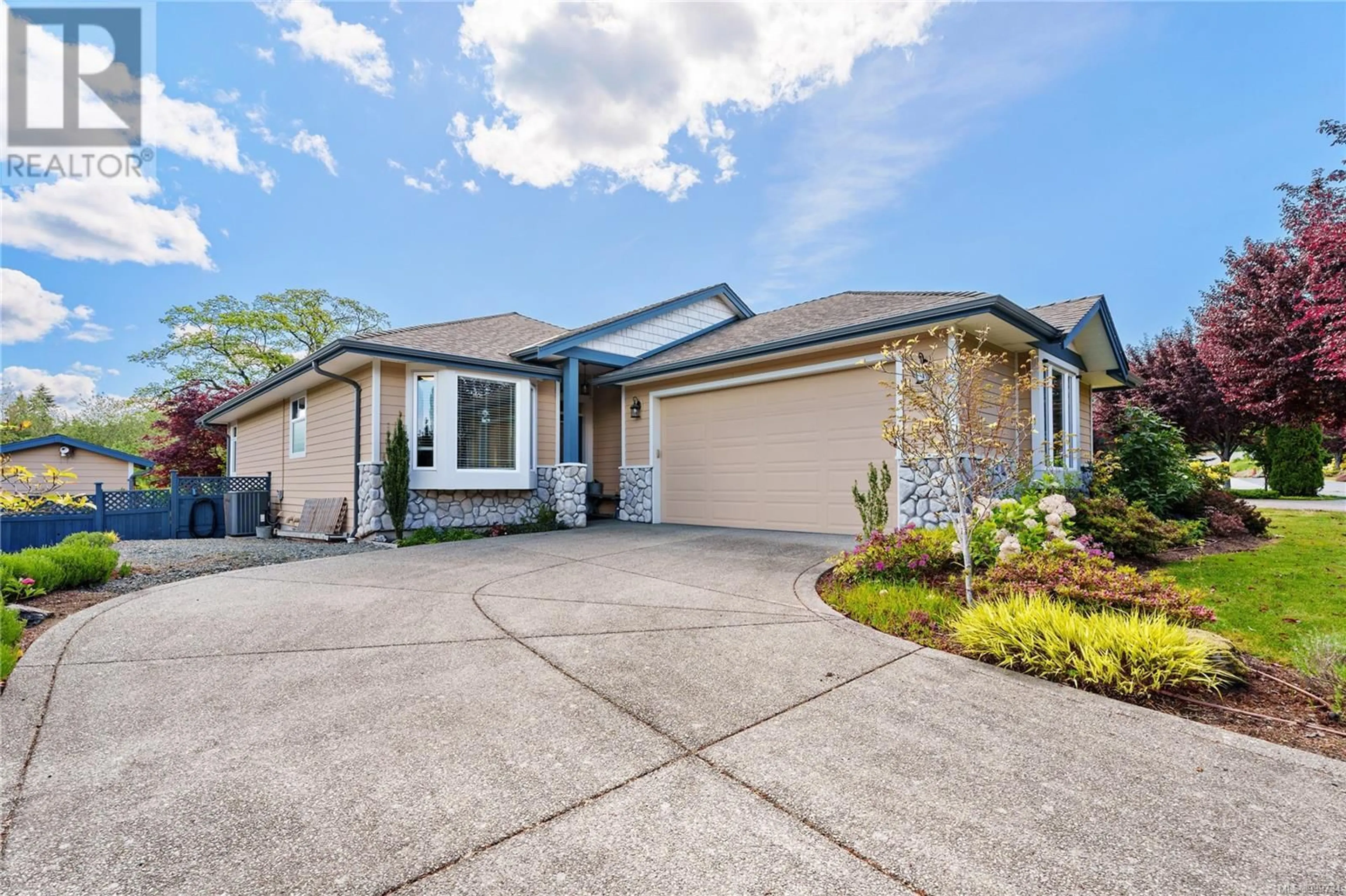 Home with vinyl exterior material, street for 6317 TRUMPETER CLOSE, Duncan British Columbia V9L0B8