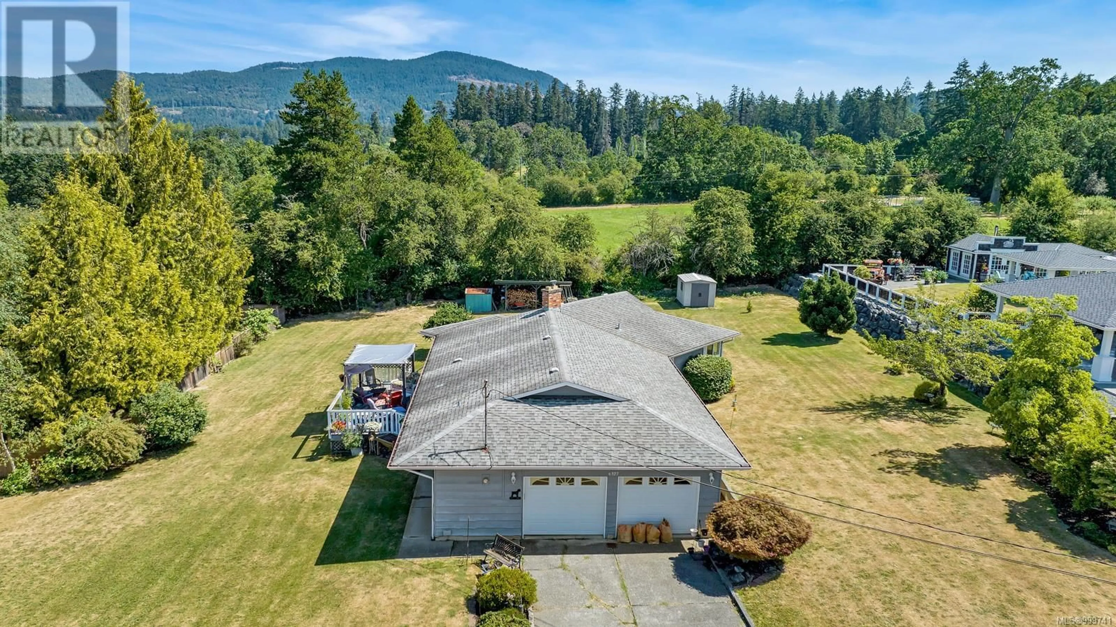 A pic from outside/outdoor area/front of a property/back of a property/a pic from drone, mountain view for 6327 LANSDOWNE PLACE, Duncan British Columbia V9L5R2