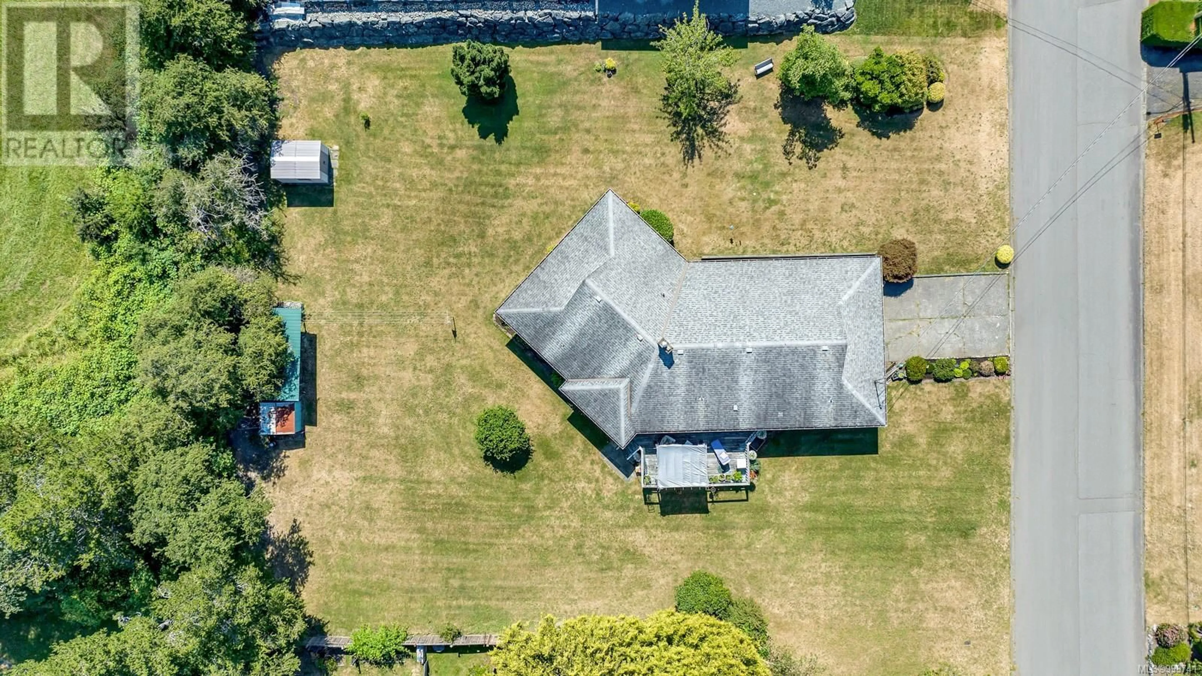 A pic from outside/outdoor area/front of a property/back of a property/a pic from drone, street for 6327 LANSDOWNE PLACE, Duncan British Columbia V9L5R2