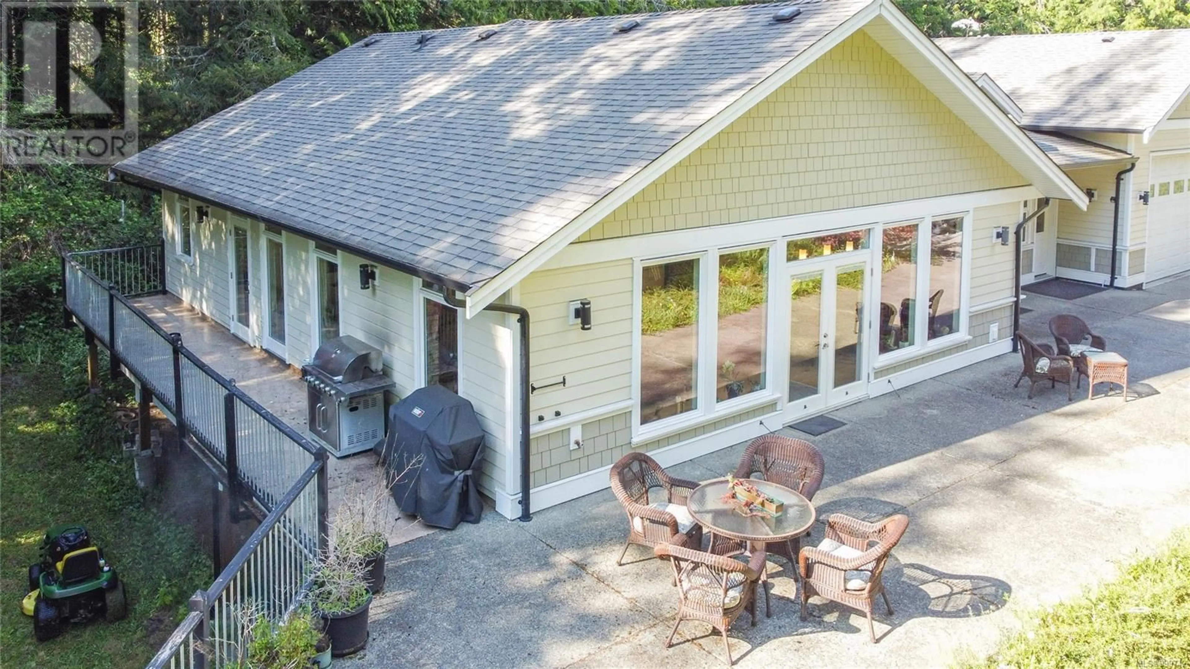 A pic from outside/outdoor area/front of a property/back of a property/a pic from drone, street for 2654 CAMERON TAGGART ROAD, Cobble Hill British Columbia V0R2P2