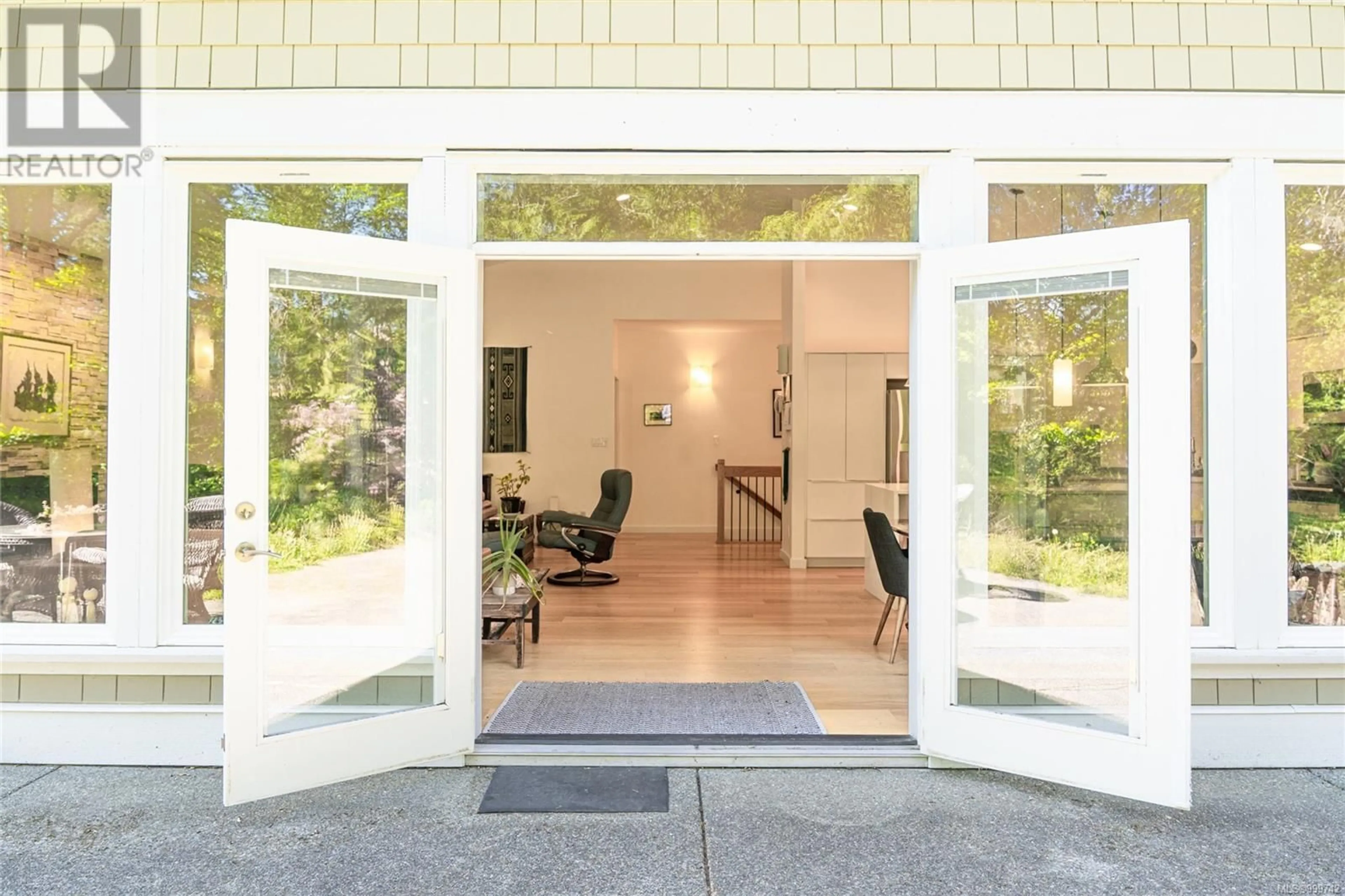 Indoor entryway for 2654 CAMERON TAGGART ROAD, Cobble Hill British Columbia V0R2P2