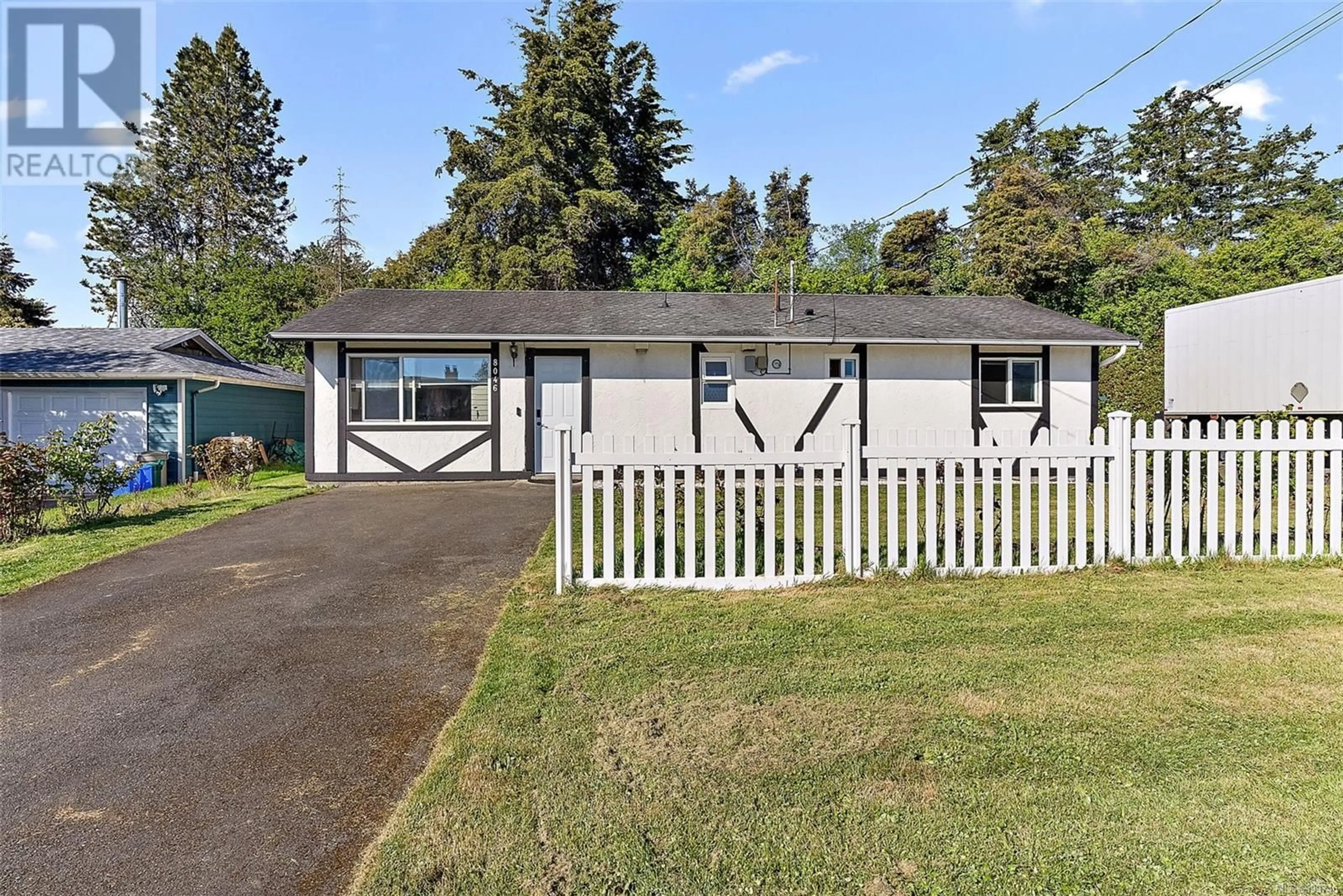 Home with vinyl exterior material, street for 8046 LOCHSIDE, Central Saanich British Columbia V8M1V5