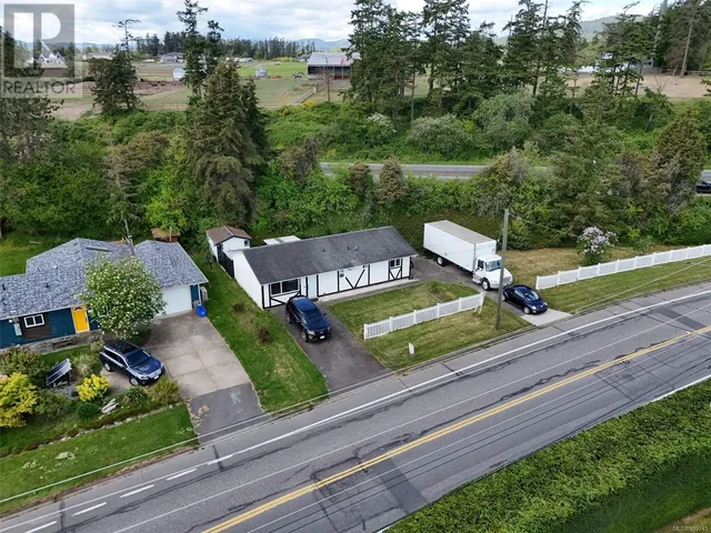 8046 LOCHSIDE, Central Saanich 3