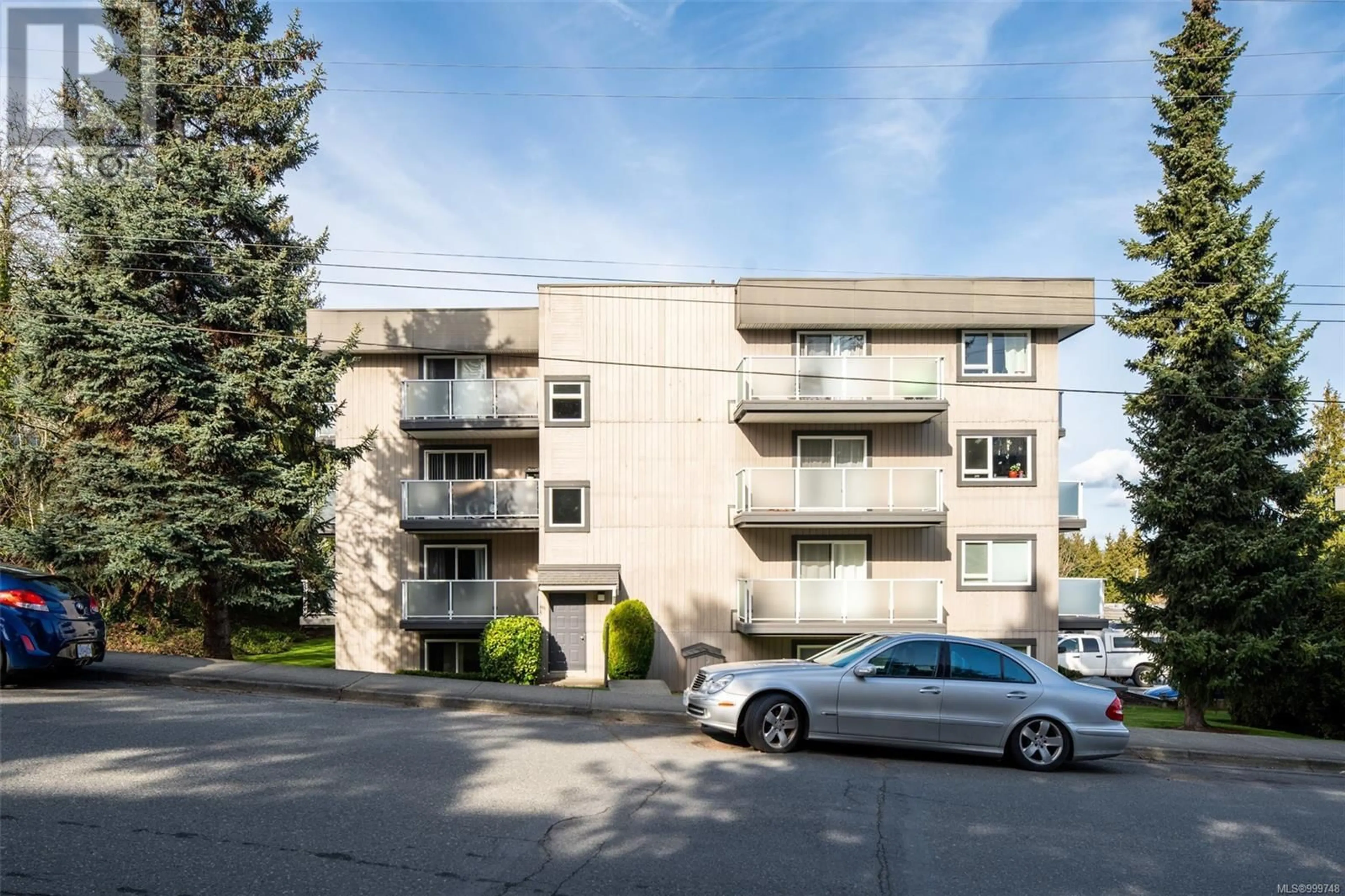 Unknown for 105 - 3240 GLASGOW AVENUE, Saanich British Columbia V8X1M2