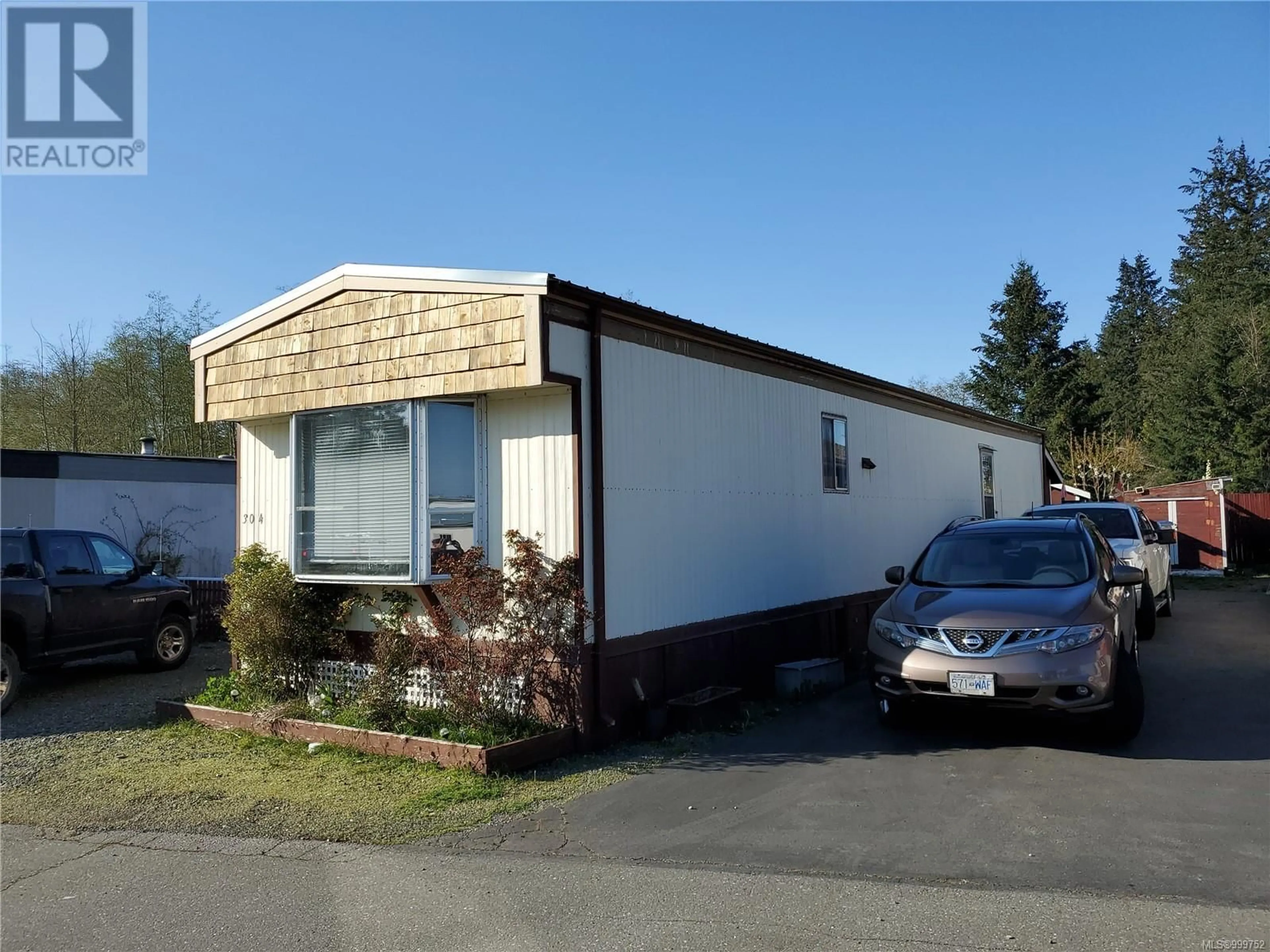 Home with vinyl exterior material, street for 304 - 3120 ISLAND HIGHWAY NORTH, Campbell River British Columbia V9W5G1