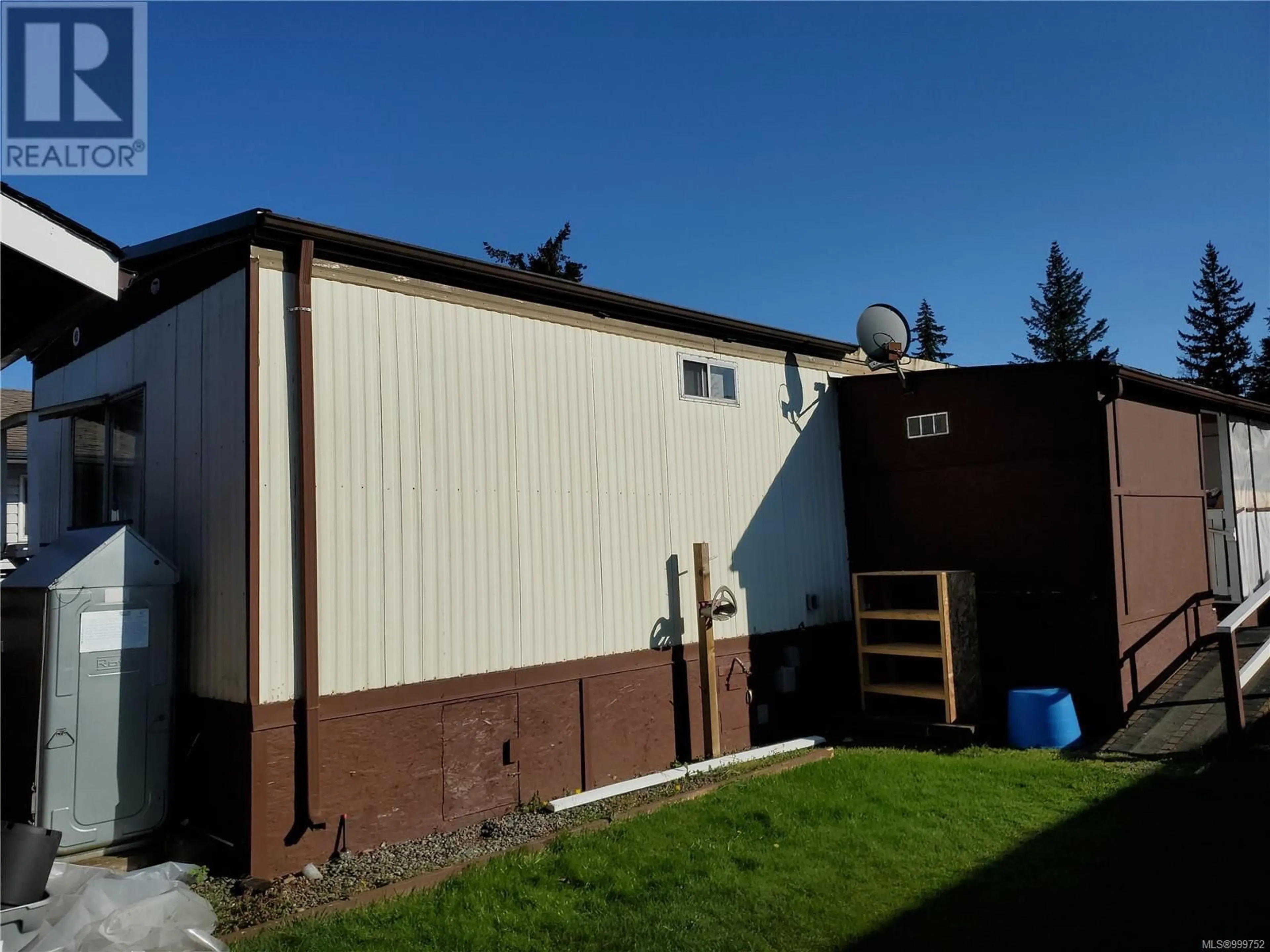 Shed for 304 - 3120 ISLAND HIGHWAY NORTH, Campbell River British Columbia V9W5G1