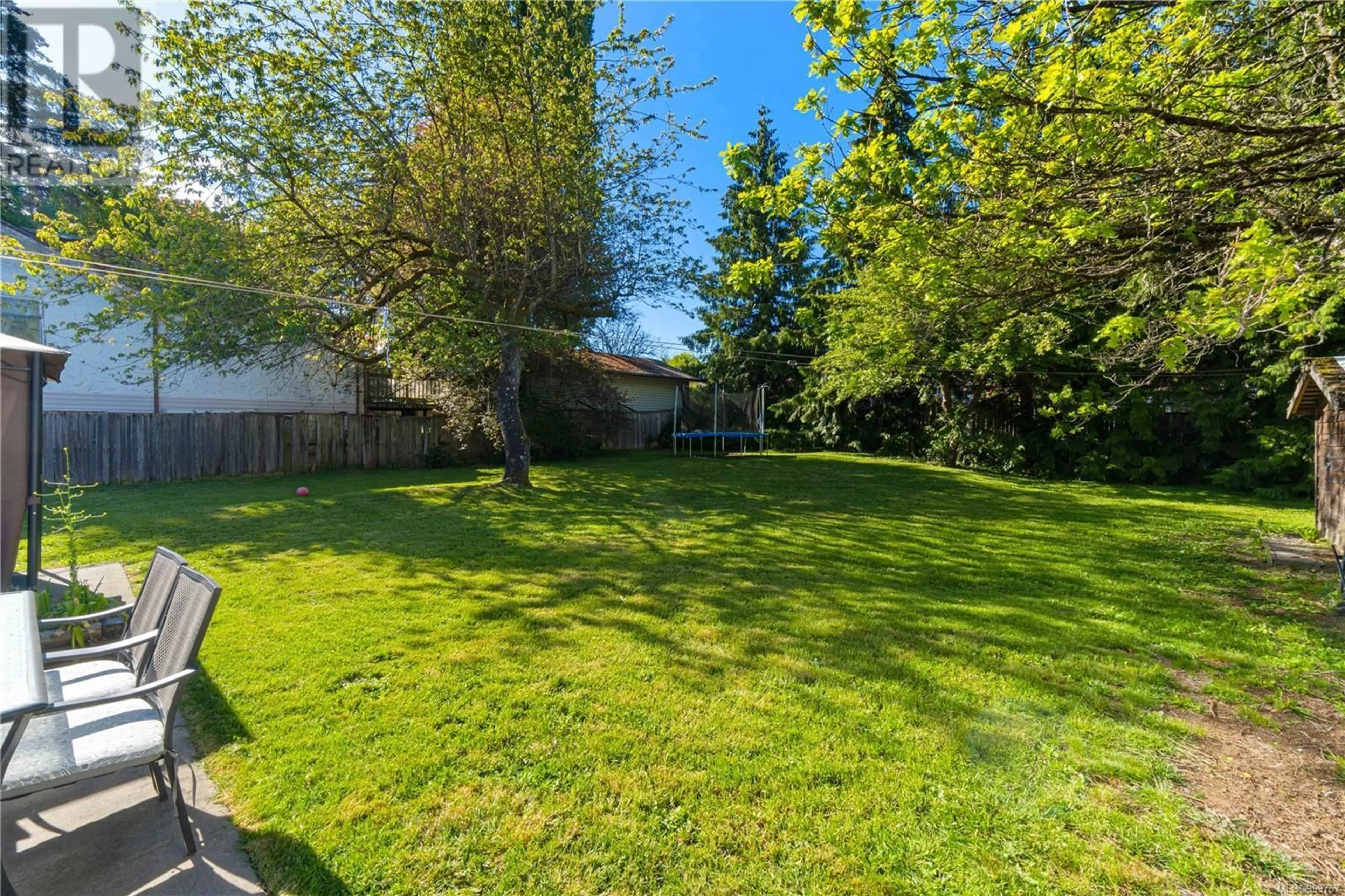 A pic from outside/outdoor area/front of a property/back of a property/a pic from drone, unknown for 514 SIXTH STREET, Nanaimo British Columbia V9R1J6