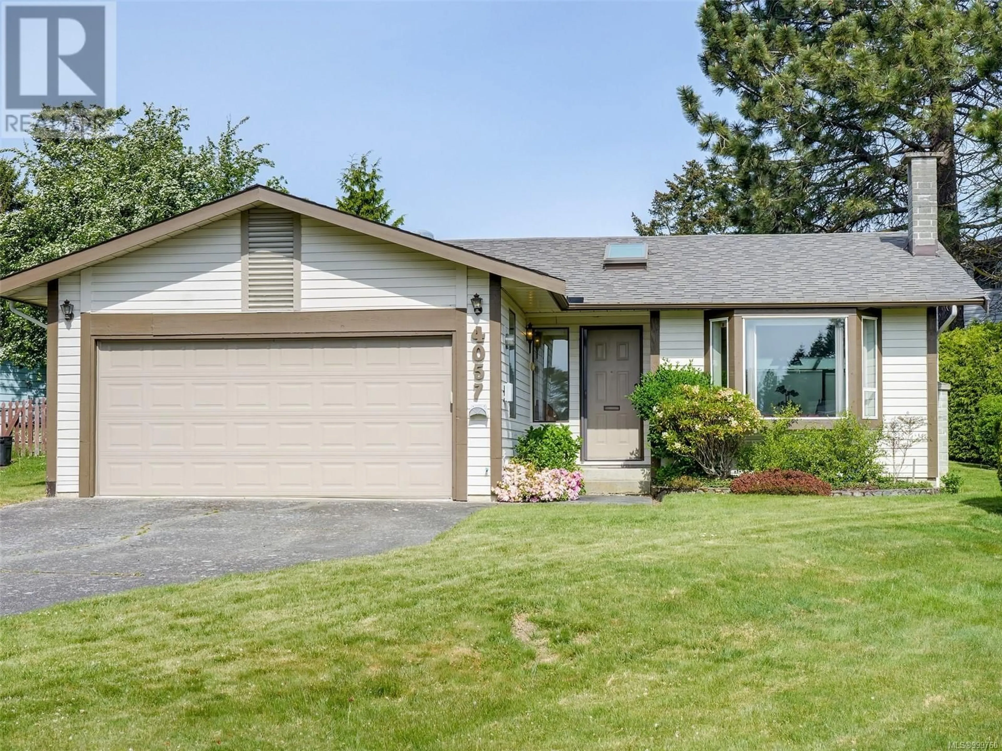 Home with vinyl exterior material, street for 4057 ANGELEAH PLACE, Saanich British Columbia V8Z6T1