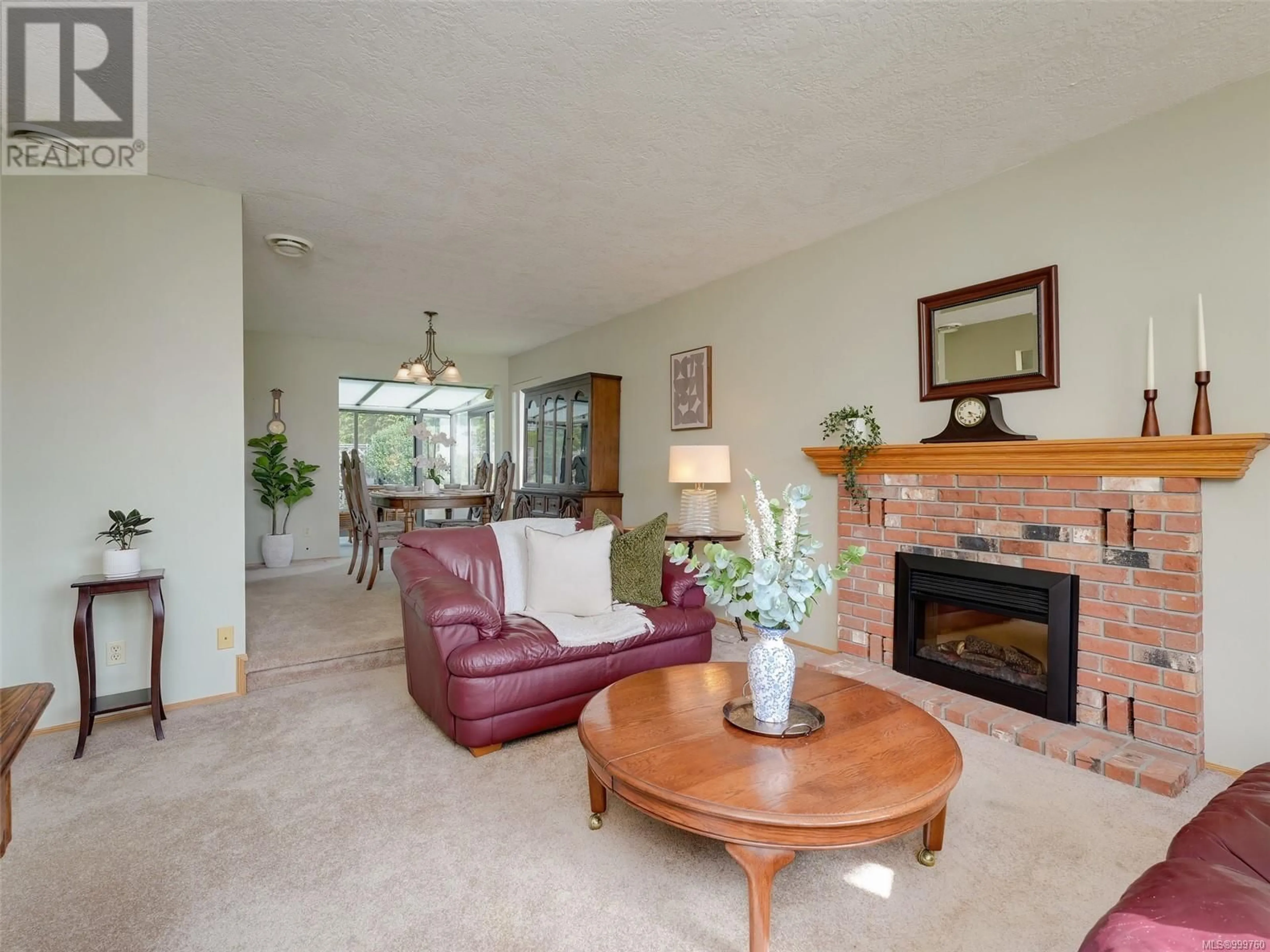 Living room with furniture, unknown for 4057 ANGELEAH PLACE, Saanich British Columbia V8Z6T1