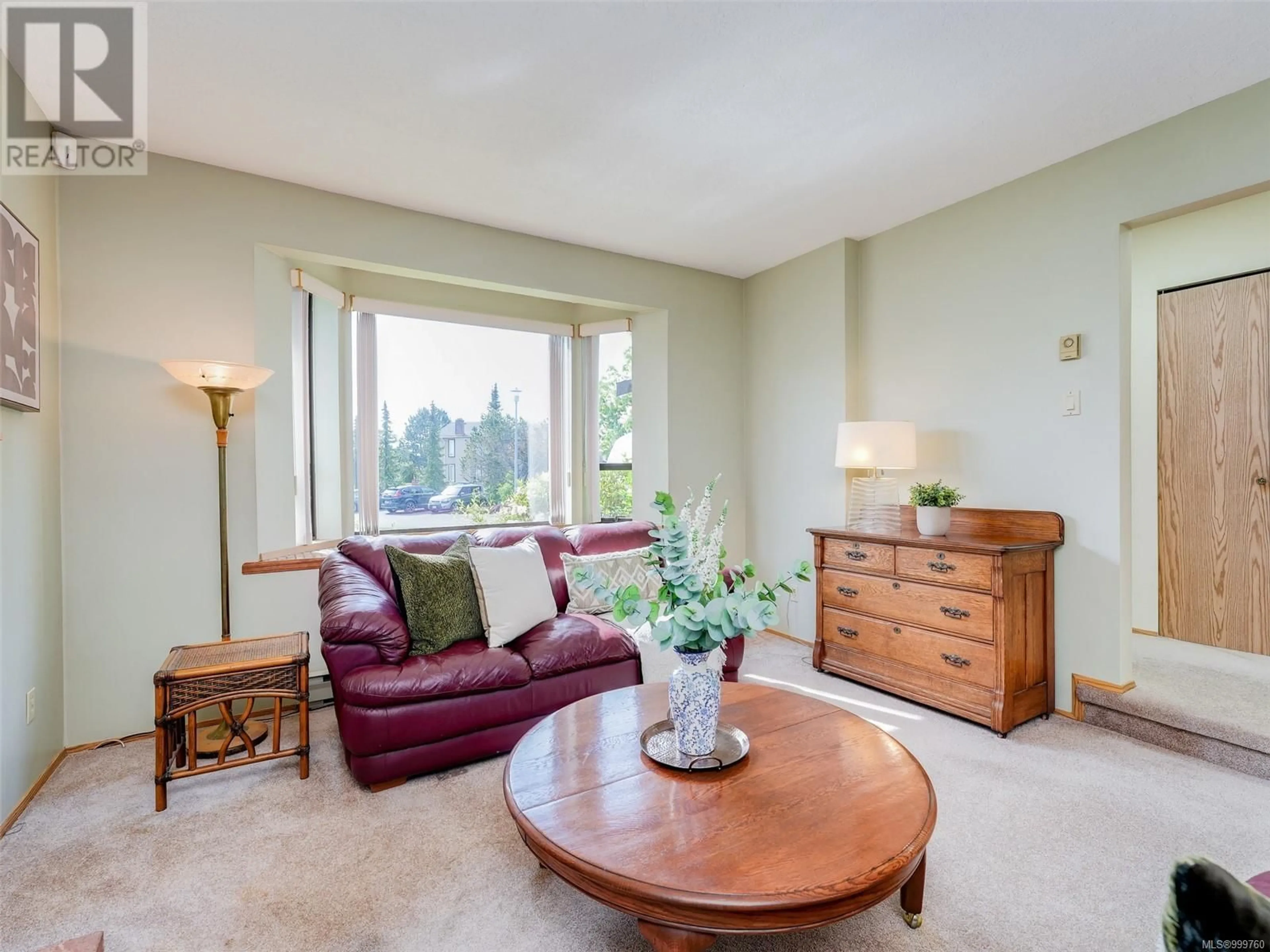 Living room with furniture, unknown for 4057 ANGELEAH PLACE, Saanich British Columbia V8Z6T1