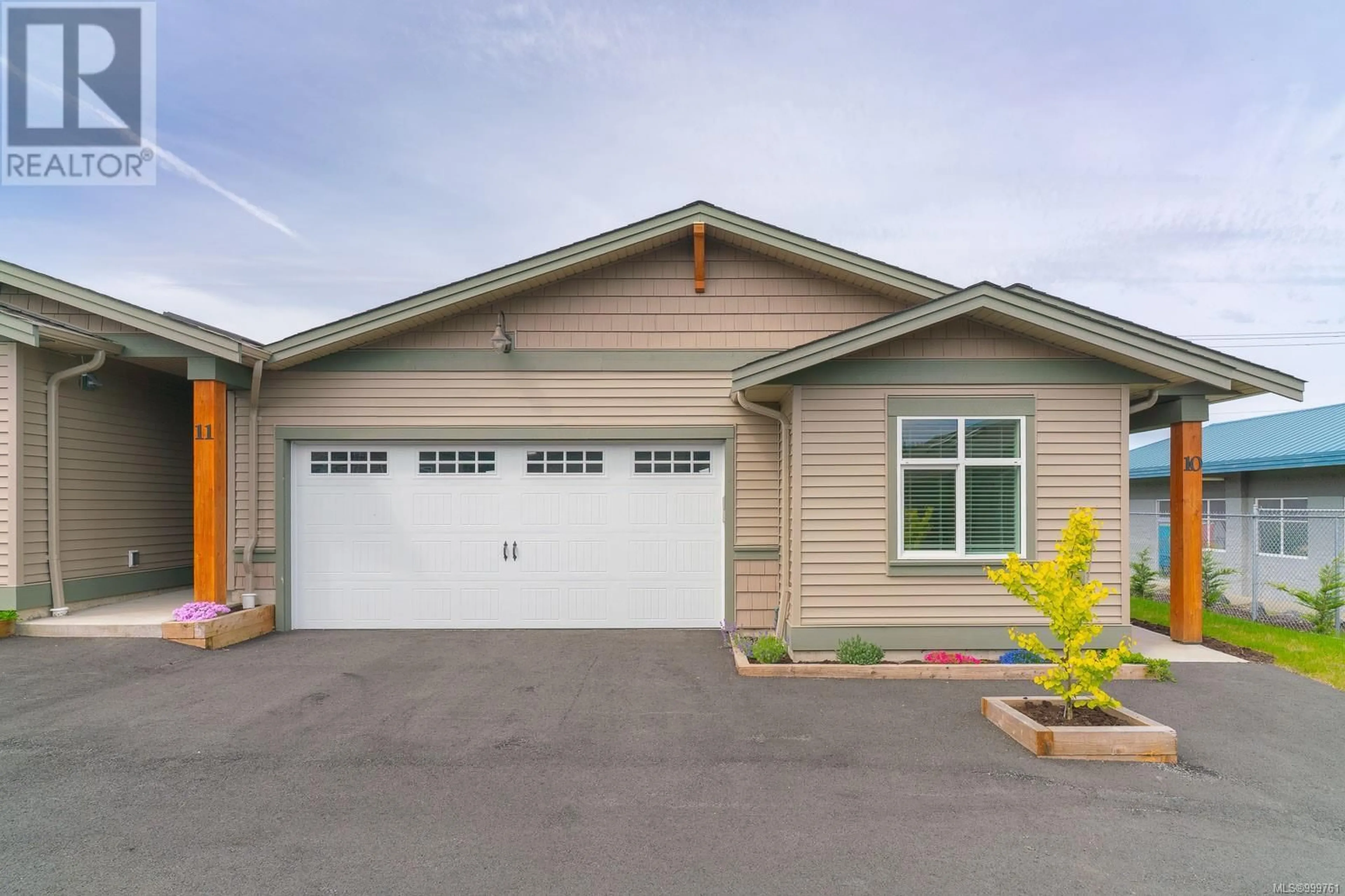 Home with vinyl exterior material, street for 10 - 3774 12TH AVENUE, Port Alberni British Columbia V9Y5A5