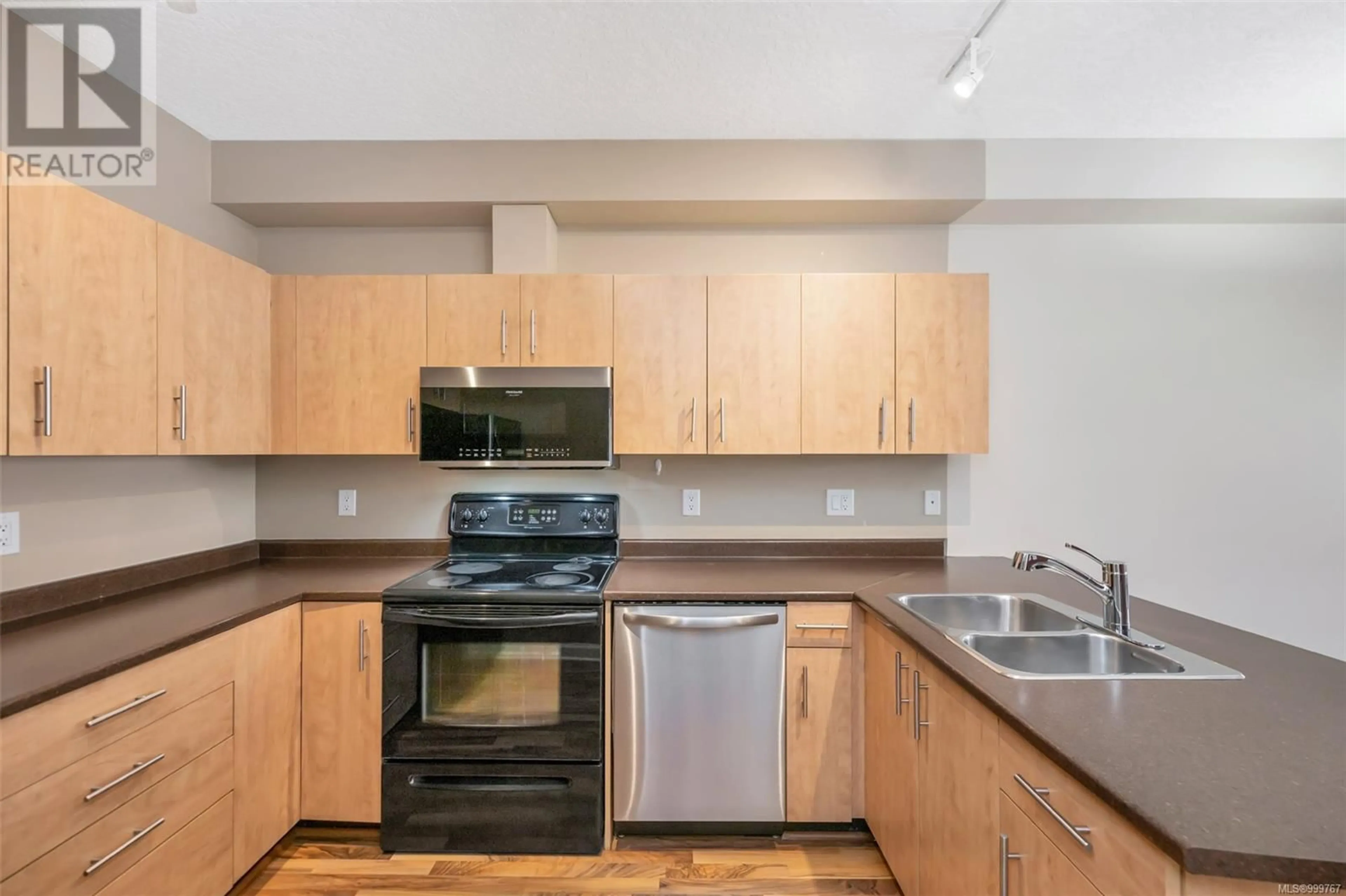 Standard kitchen, unknown for 210 - 825 GOLDSTREAM AVENUE, Langford British Columbia V9B2X8