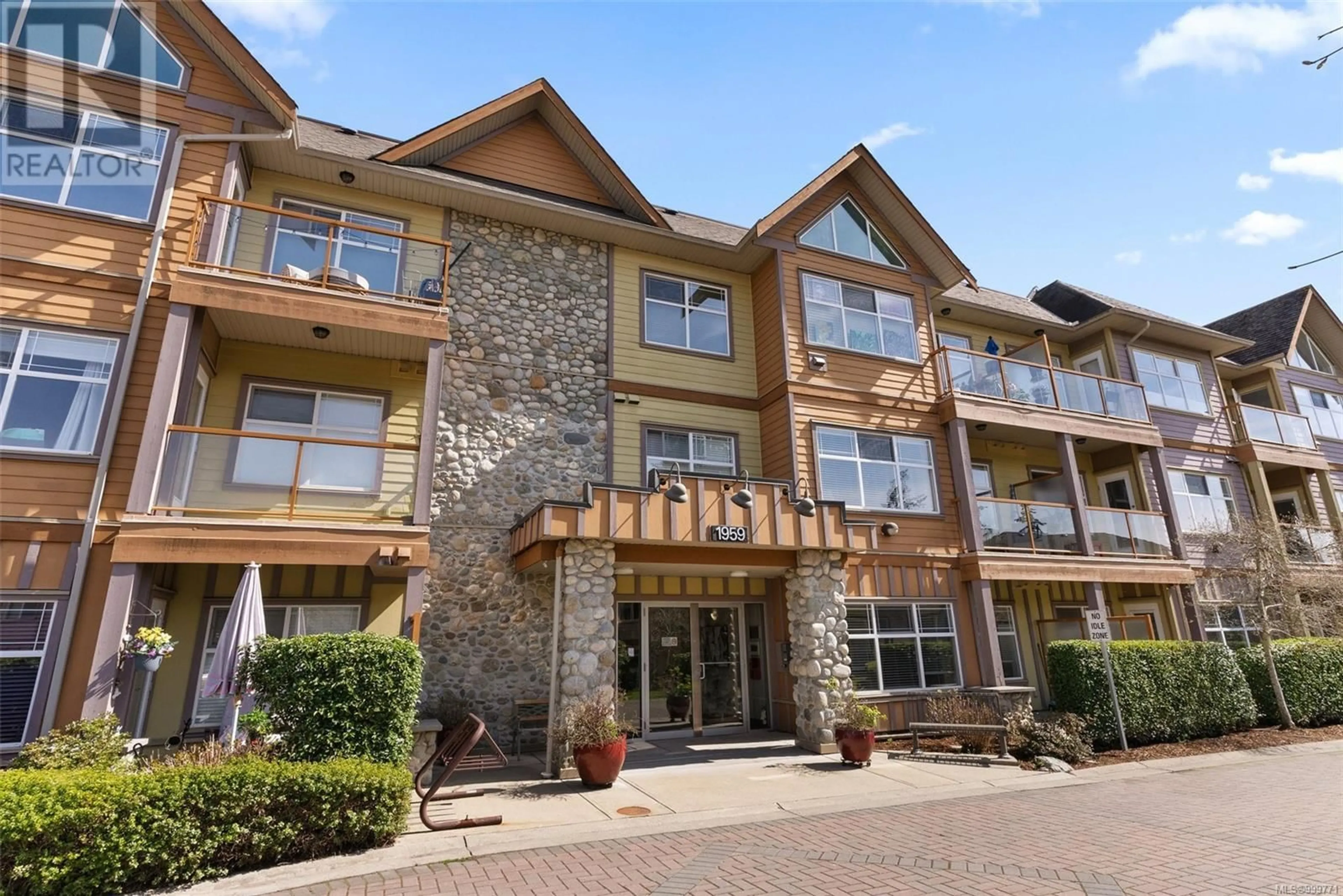 Patio, mountain view for 103 - 1959 POLO PARK COURT, Central Saanich British Columbia V8M2K1