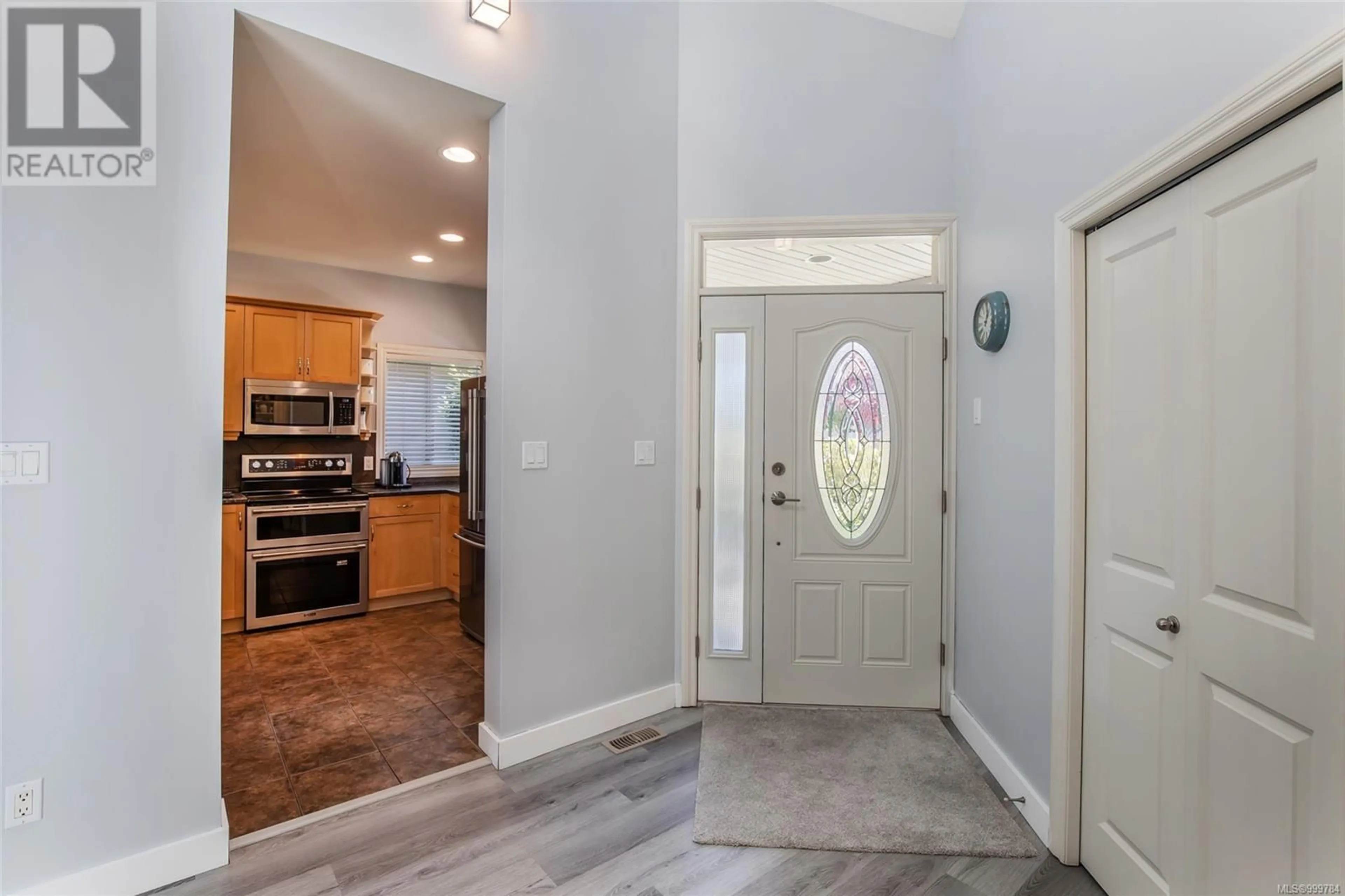 Indoor entryway for 6138 AVERY LANE, Nanaimo British Columbia V9T6R5