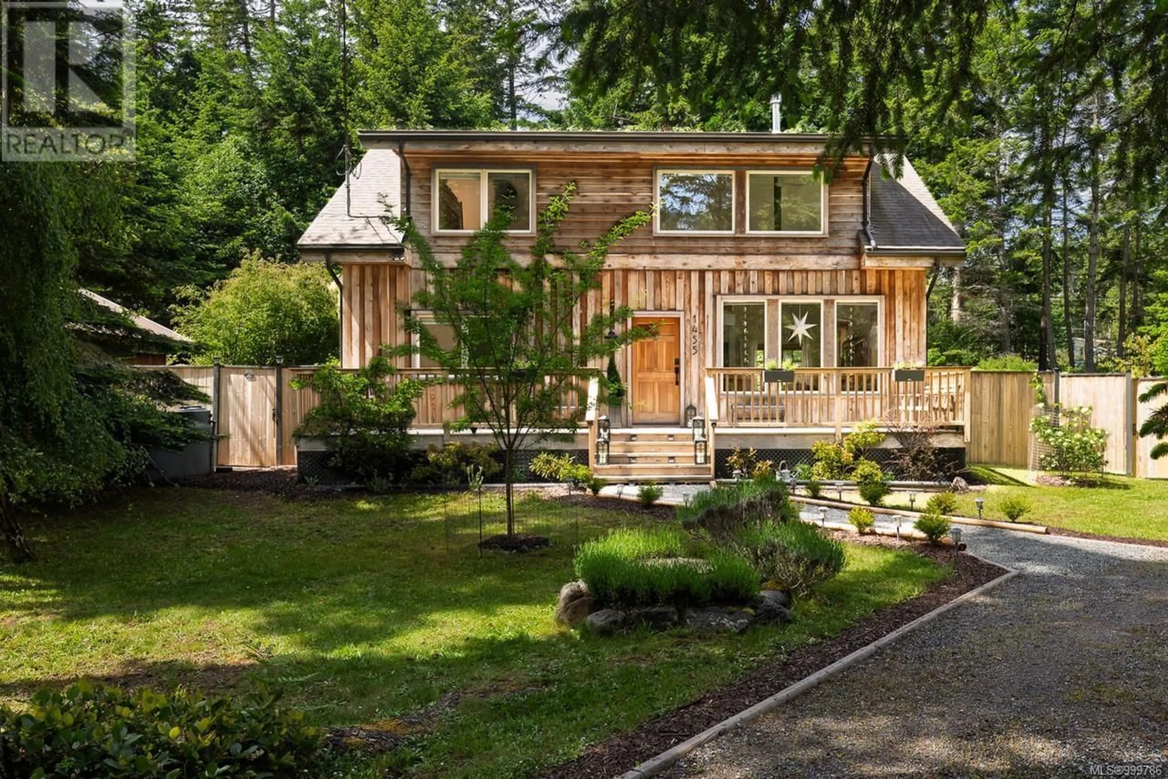 Home with vinyl exterior material, street for 1455 TRILLIUM WAY, Gabriola Island British Columbia V0R1X5
