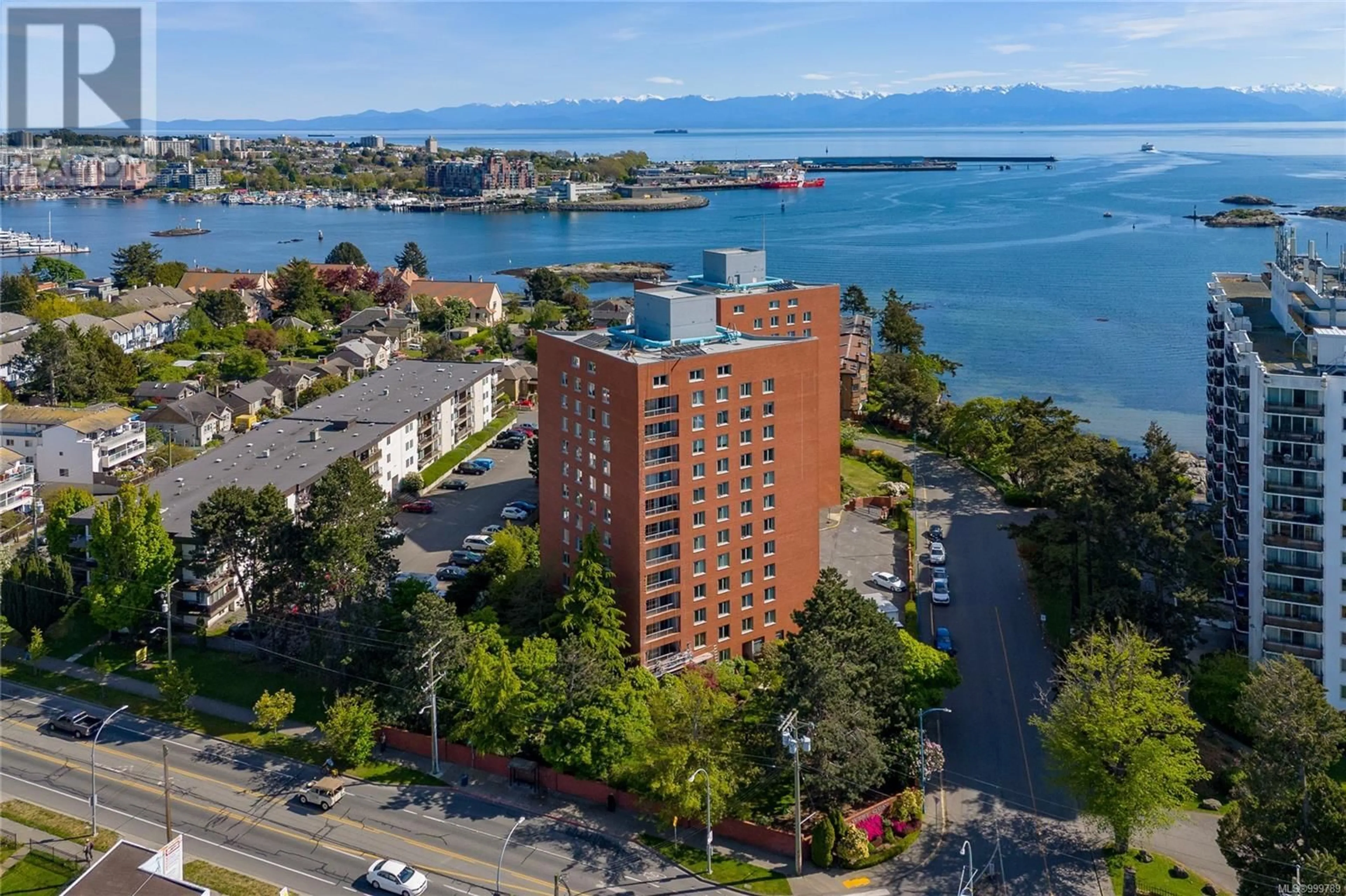 A pic from outside/outdoor area/front of a property/back of a property/a pic from drone, water/lake/river/ocean view for 401 - 327 MAITLAND STREET, Victoria British Columbia V9A7G7
