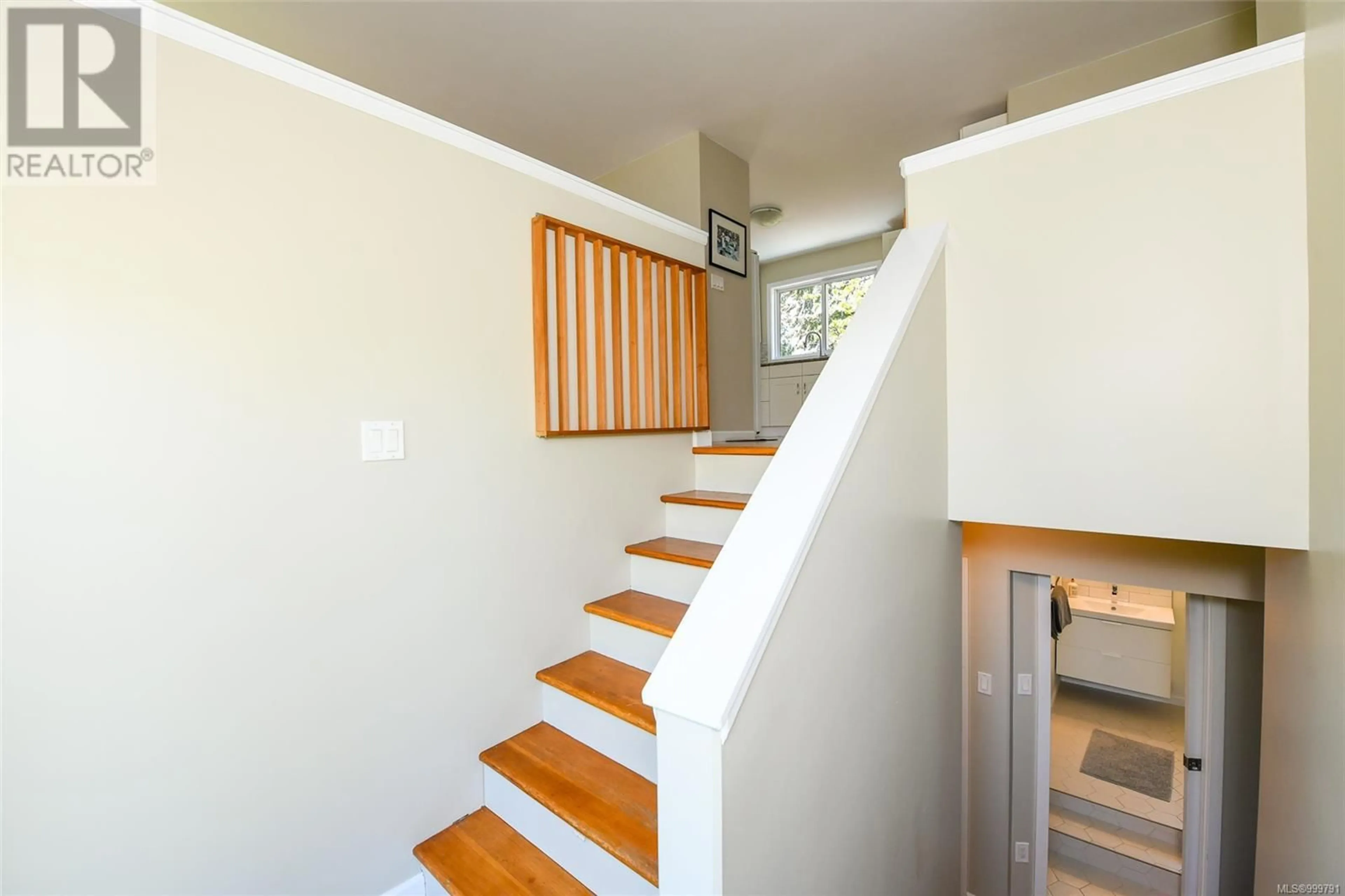 Stairs for 361 RODELLO STREET, Comox British Columbia V9M1E4