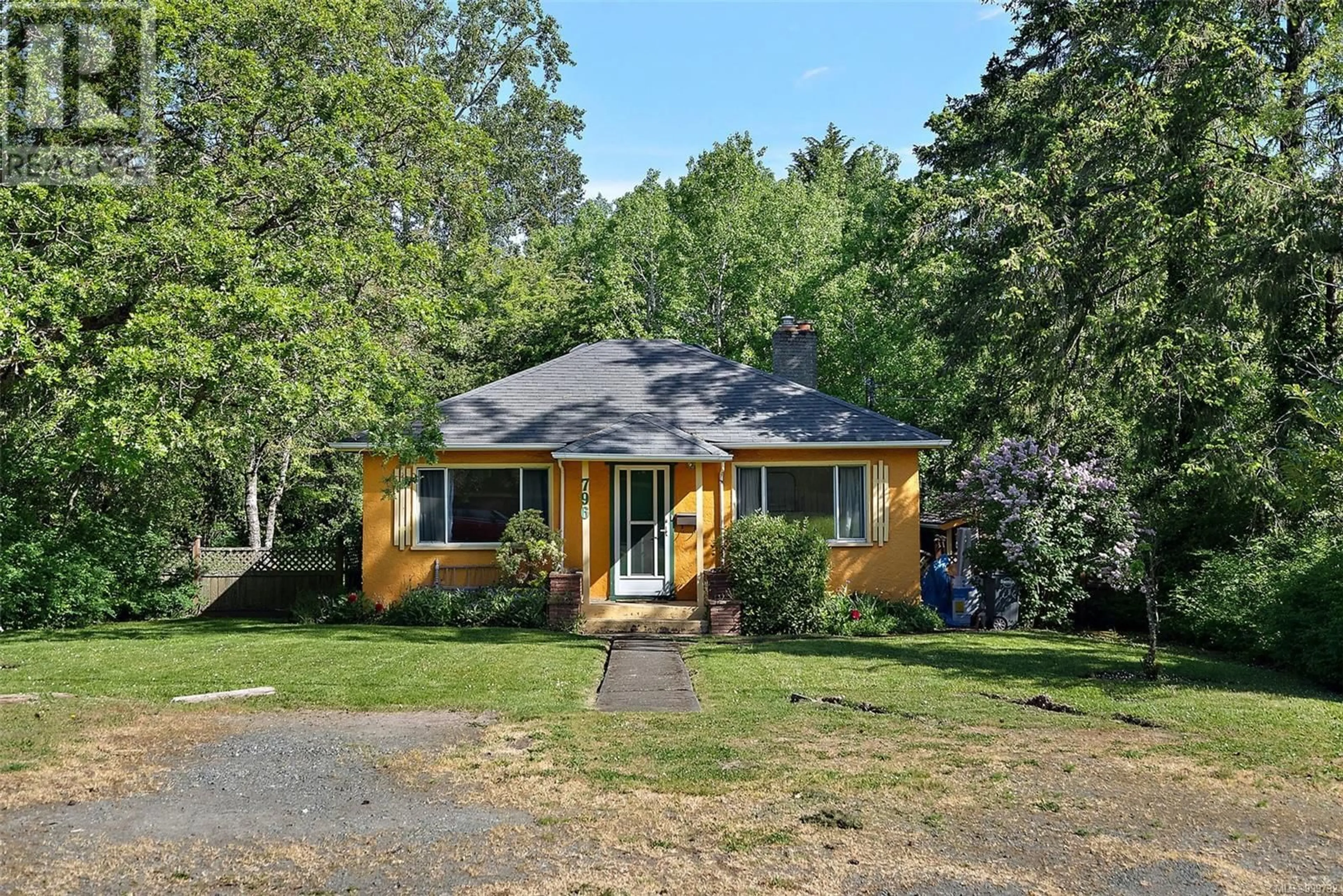 Unknown for 796 CANTERBURY ROAD, Saanich British Columbia V8X3E3