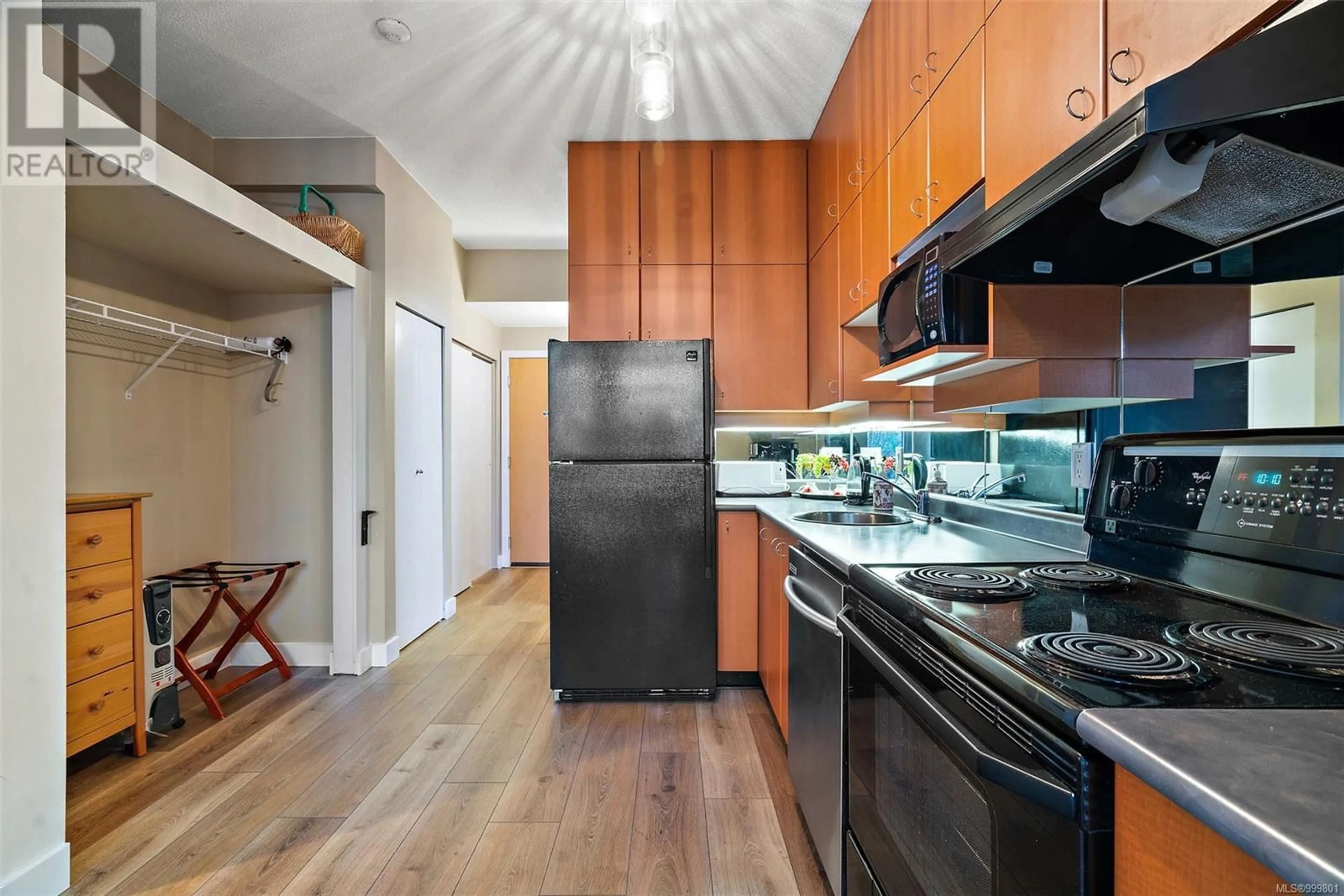 Standard kitchen, unknown for 219 - 409 SWIFT STREET, Victoria British Columbia V8W1S2