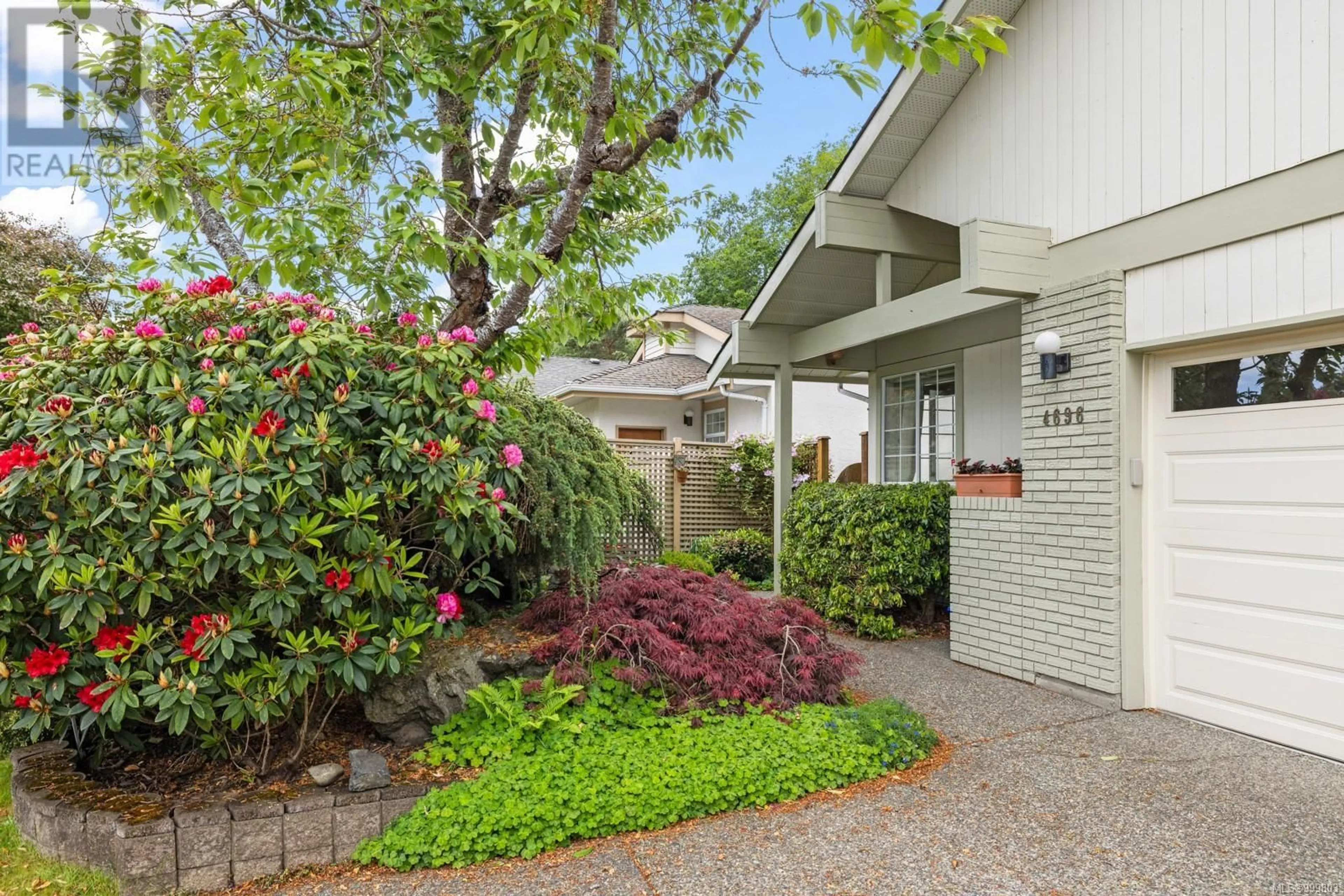 Unknown for 4696 SCOTTSWOOD PLACE, Saanich British Columbia V8Y2Y1