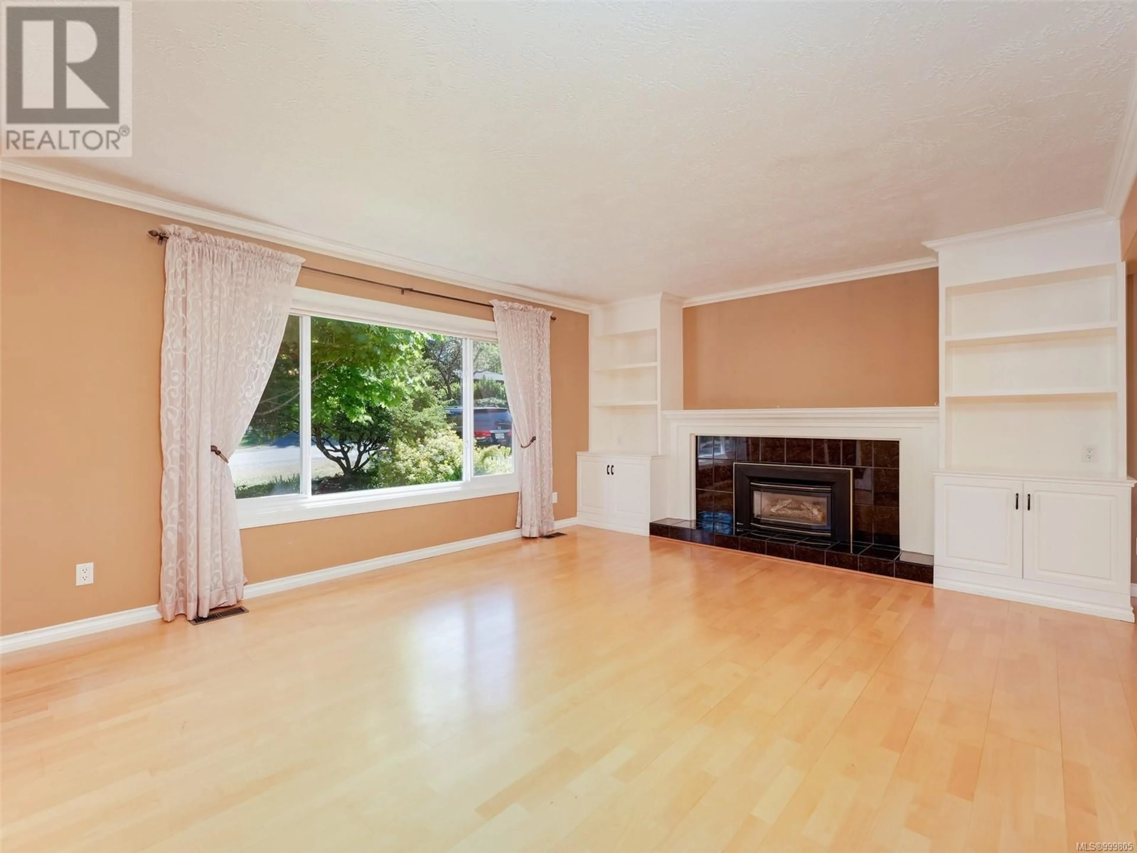 Living room with furniture, unknown for 3286 GALLOWAY ROAD, Colwood British Columbia V9C2S7
