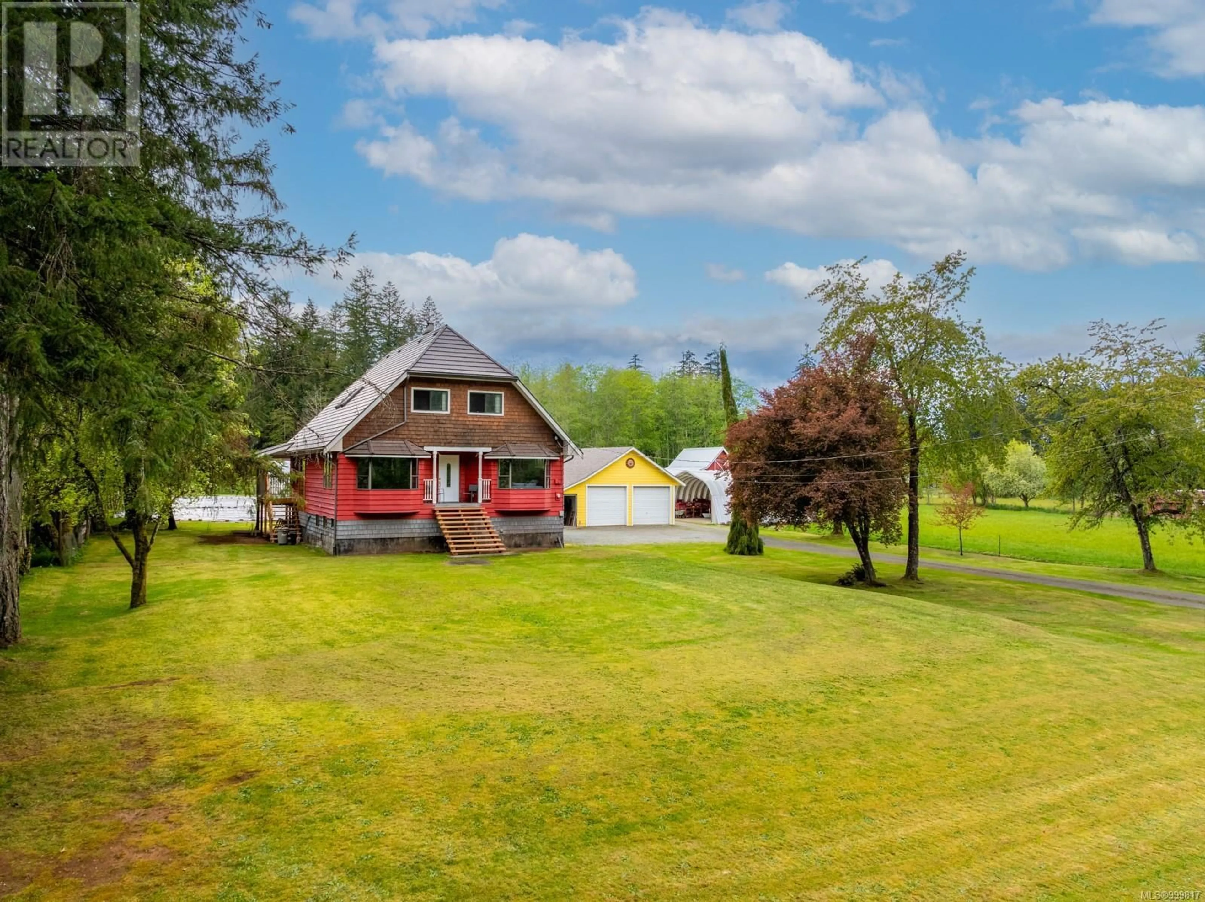 A pic from outside/outdoor area/front of a property/back of a property/a pic from drone, unknown for 6499 FITZGERALD ROAD, Merville British Columbia V9J1M7