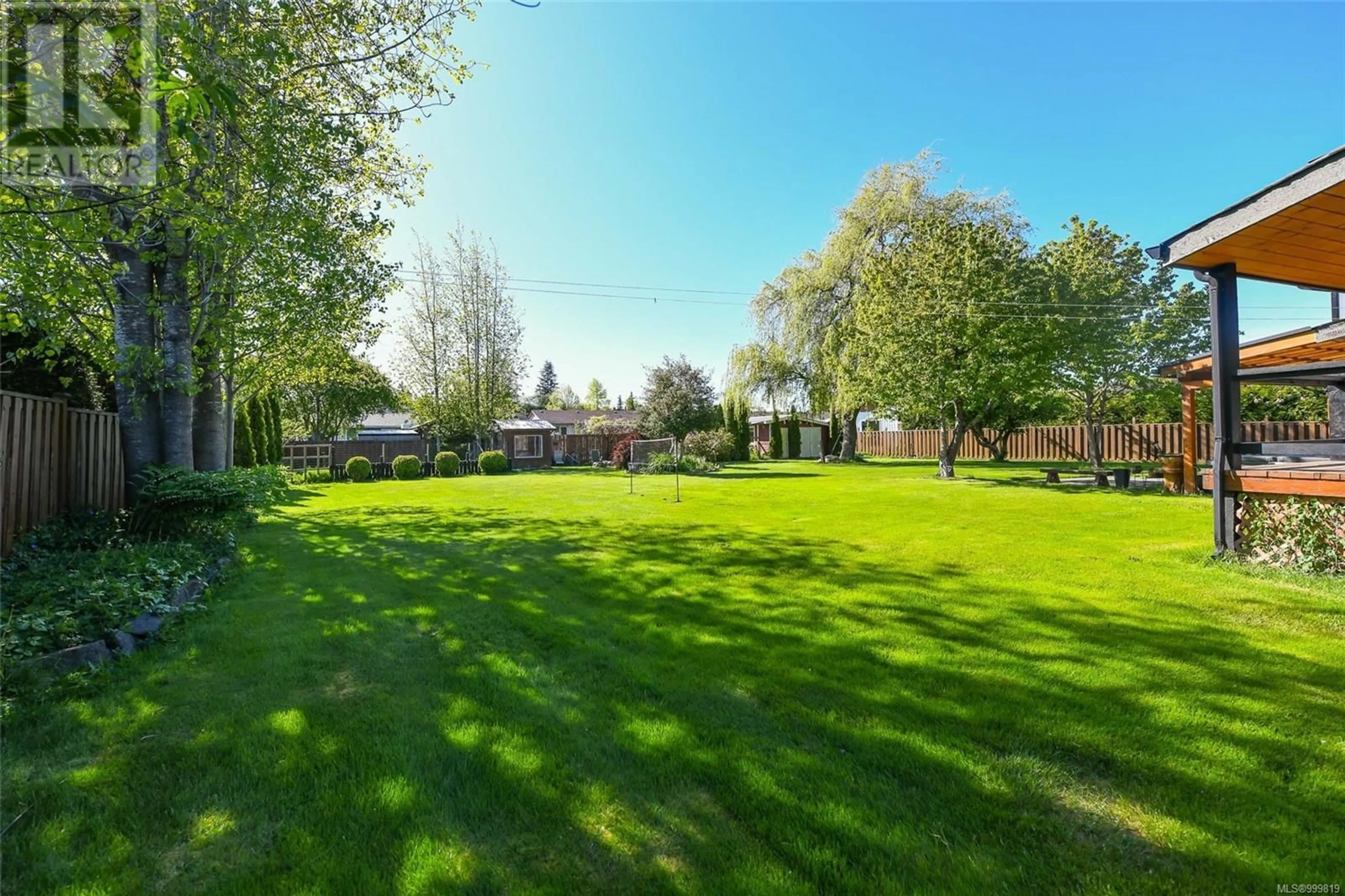 A pic from outside/outdoor area/front of a property/back of a property/a pic from drone, unknown for 342 ANNE ROAD, Campbell River British Columbia V9W5L4