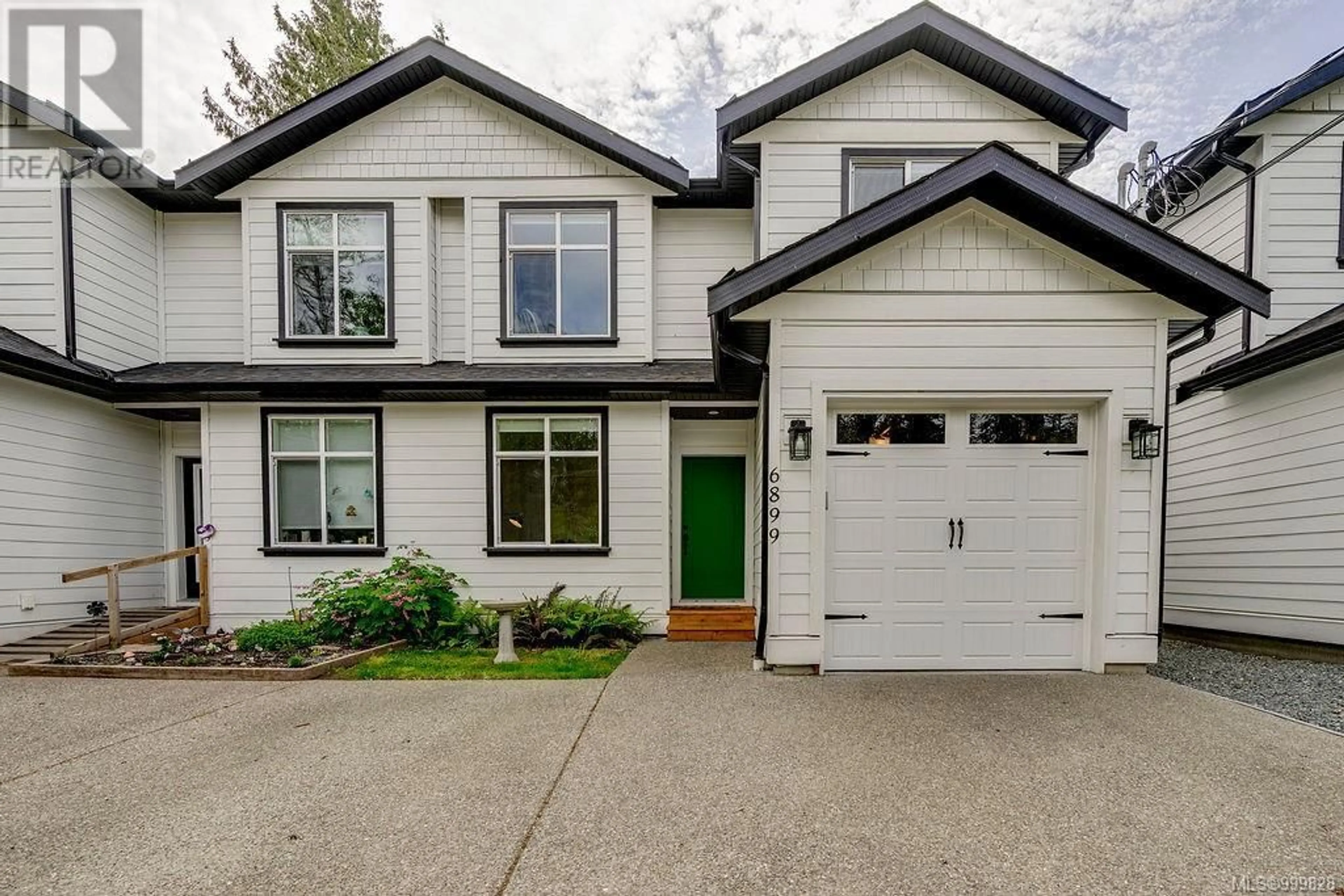 Home with vinyl exterior material, street for 6899 BEATON ROAD, Sooke British Columbia V9Z0M3