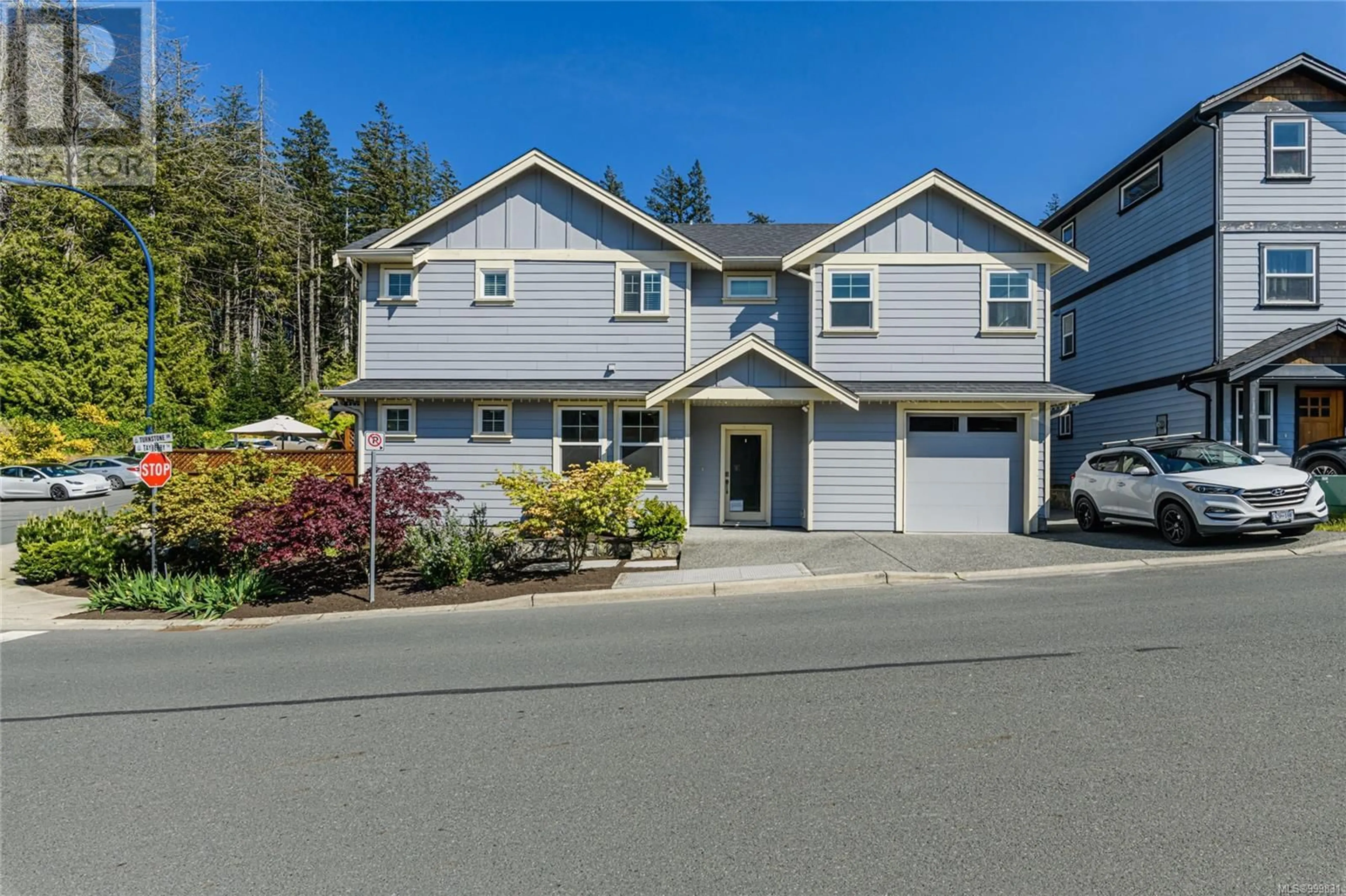 Home with vinyl exterior material, street for 927 TAYBERRY TERRACE, Langford British Columbia V9C0J4