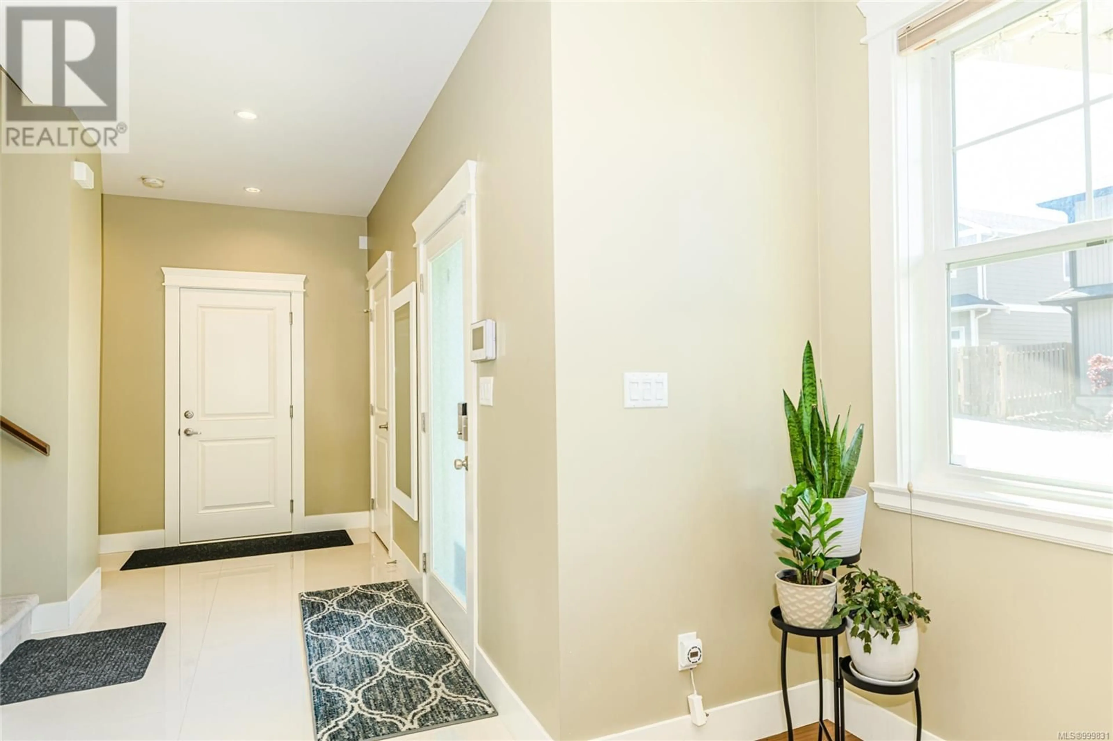 Indoor entryway for 927 TAYBERRY TERRACE, Langford British Columbia V9C0J4
