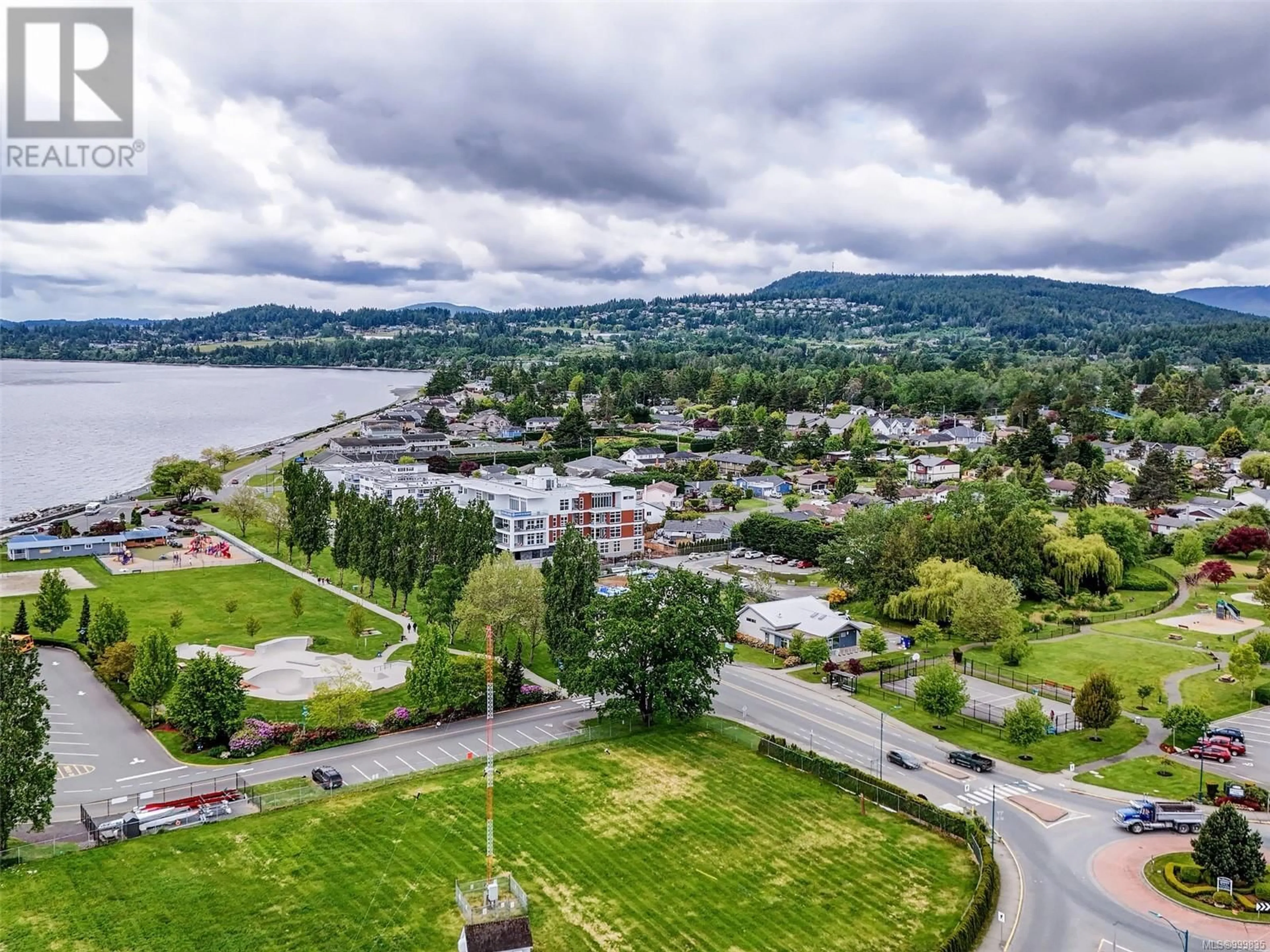 A pic from outside/outdoor area/front of a property/back of a property/a pic from drone, water/lake/river/ocean view for 9617 FOURTH STREET, Sidney British Columbia V8L2Y5