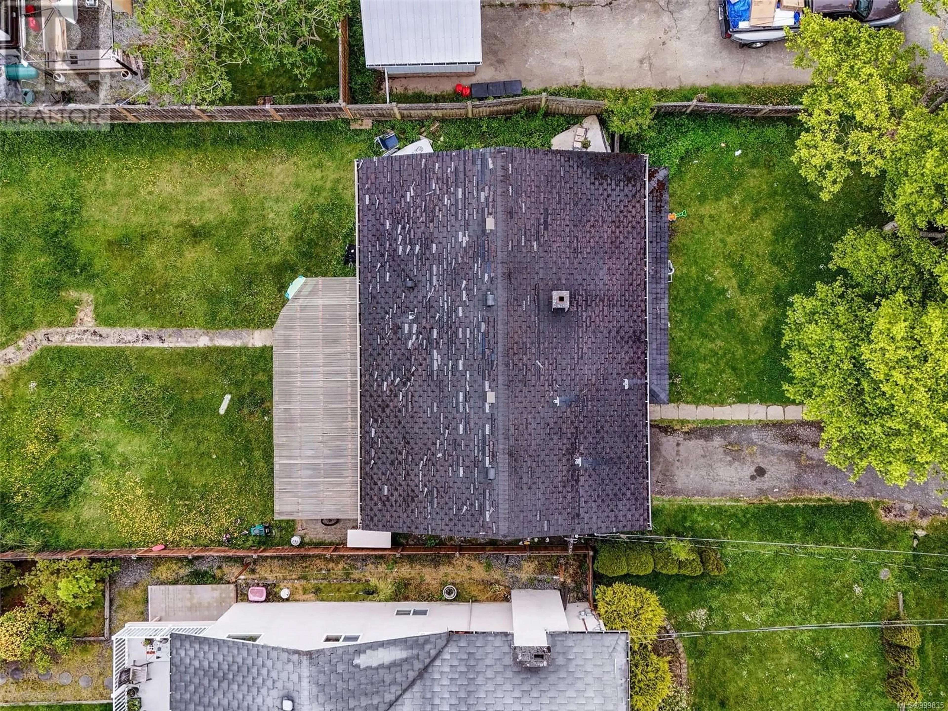 A pic from outside/outdoor area/front of a property/back of a property/a pic from drone, street for 9617 FOURTH STREET, Sidney British Columbia V8L2Y5
