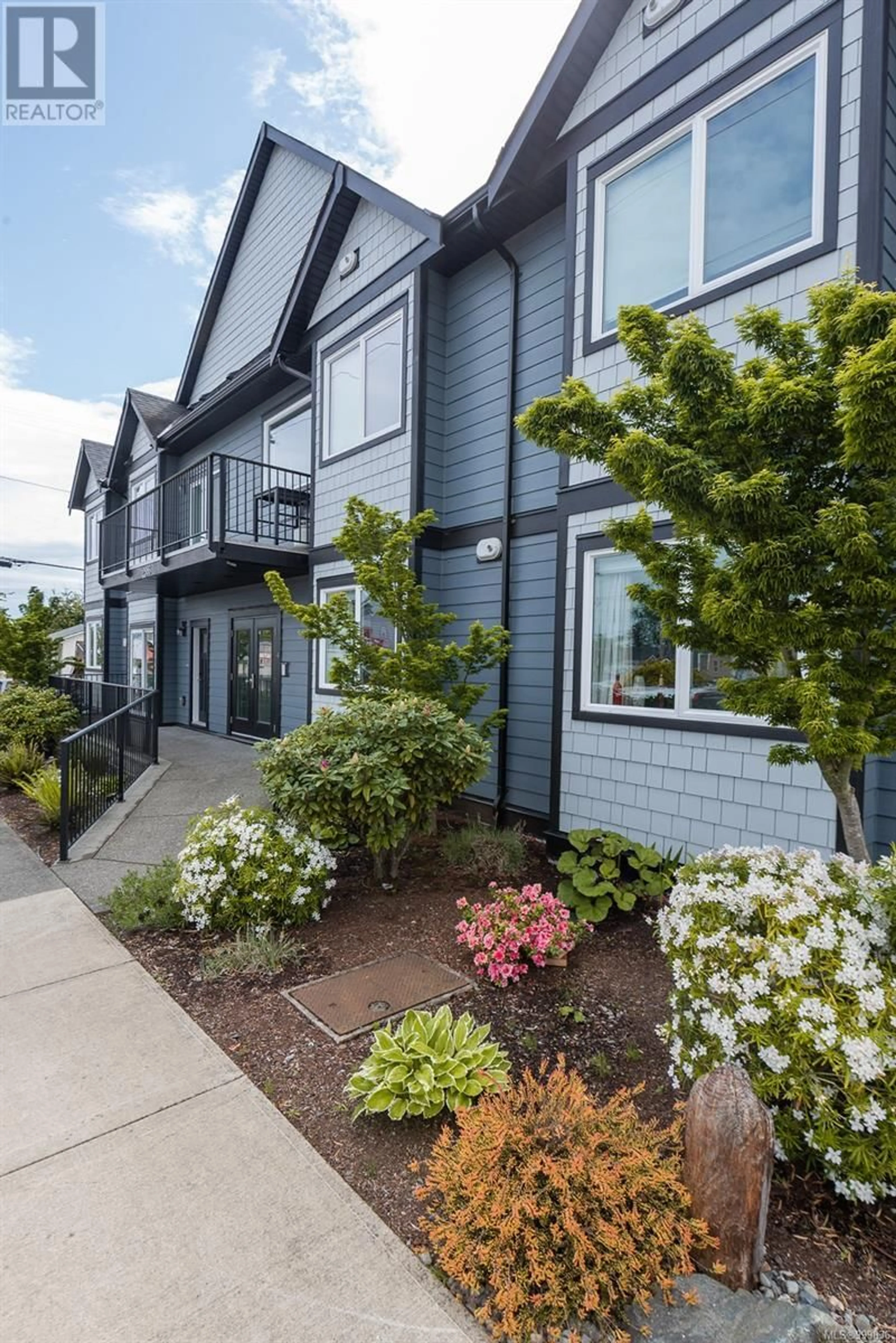 Home with vinyl exterior material, street for 3 - 2886 OAK STREET, Chemainus British Columbia V0R1K1