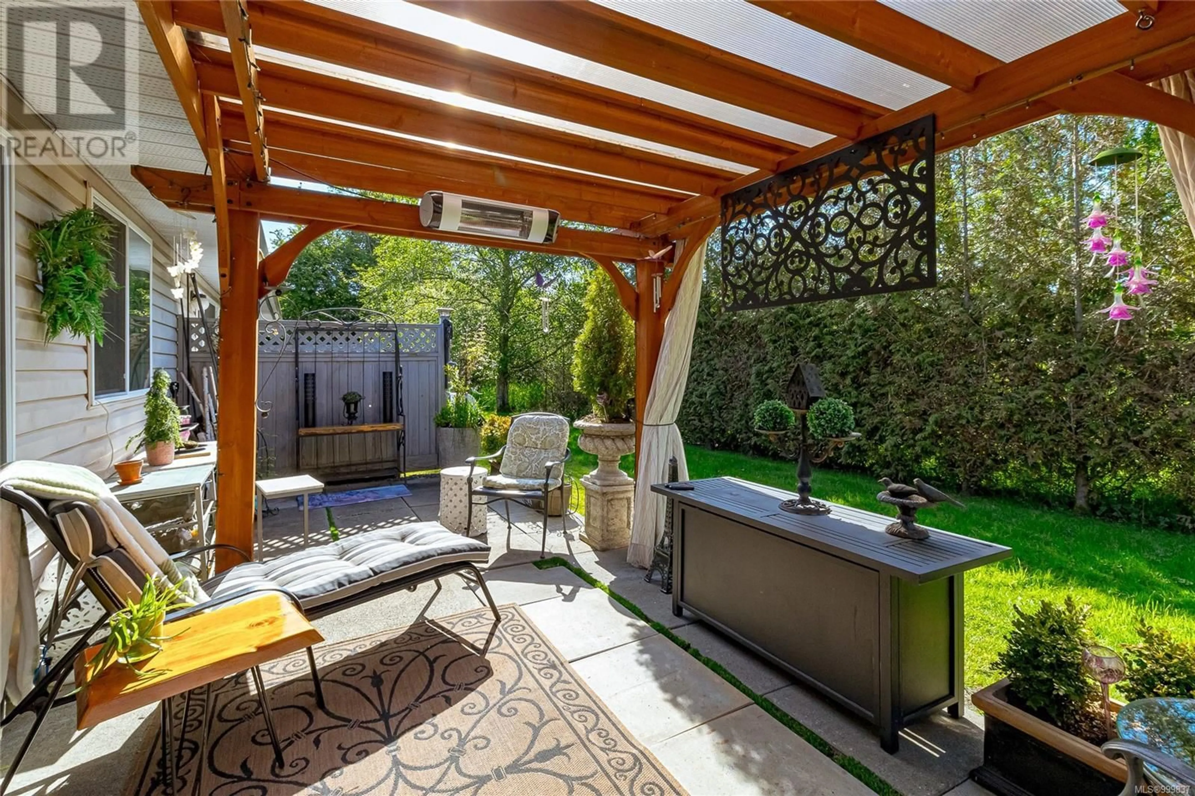 Patio, street for 1 - 441 GAIL PLACE, Nanaimo British Columbia V9R5W4