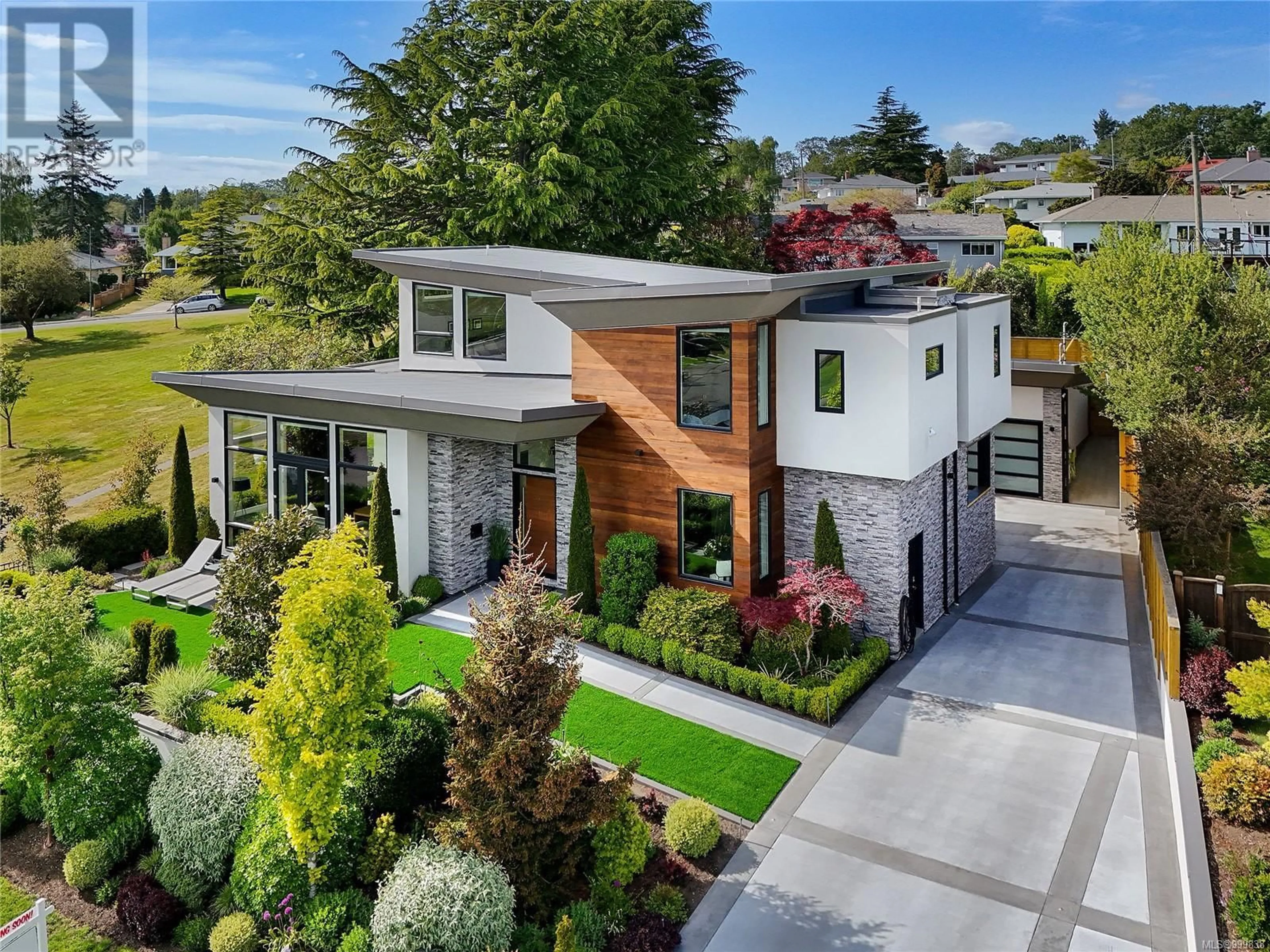 Unknown for 2324 MIDDOWNE ROAD, Oak Bay British Columbia V8R3K5