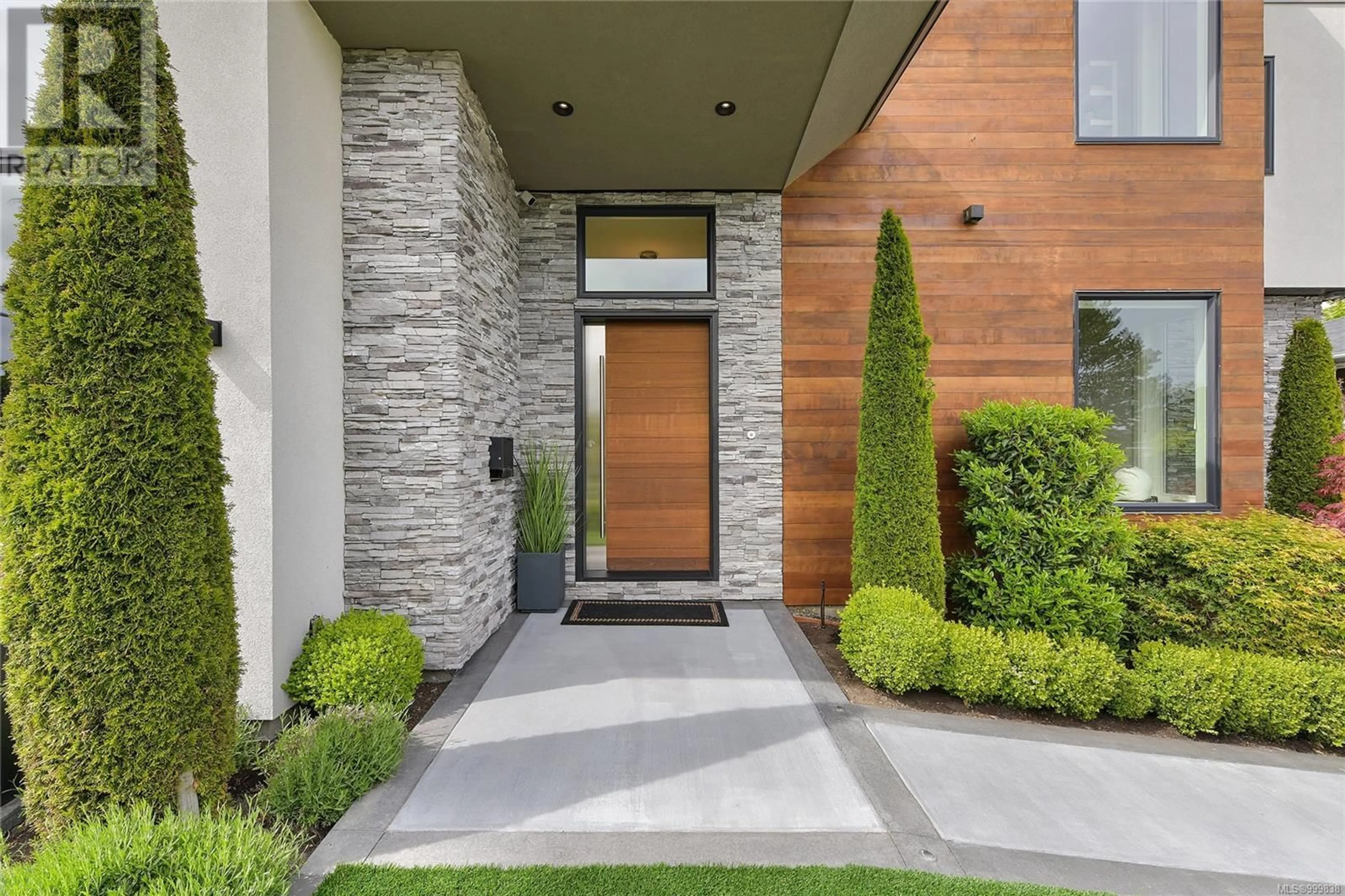 Unknown for 2324 MIDDOWNE ROAD, Oak Bay British Columbia V8R3K5