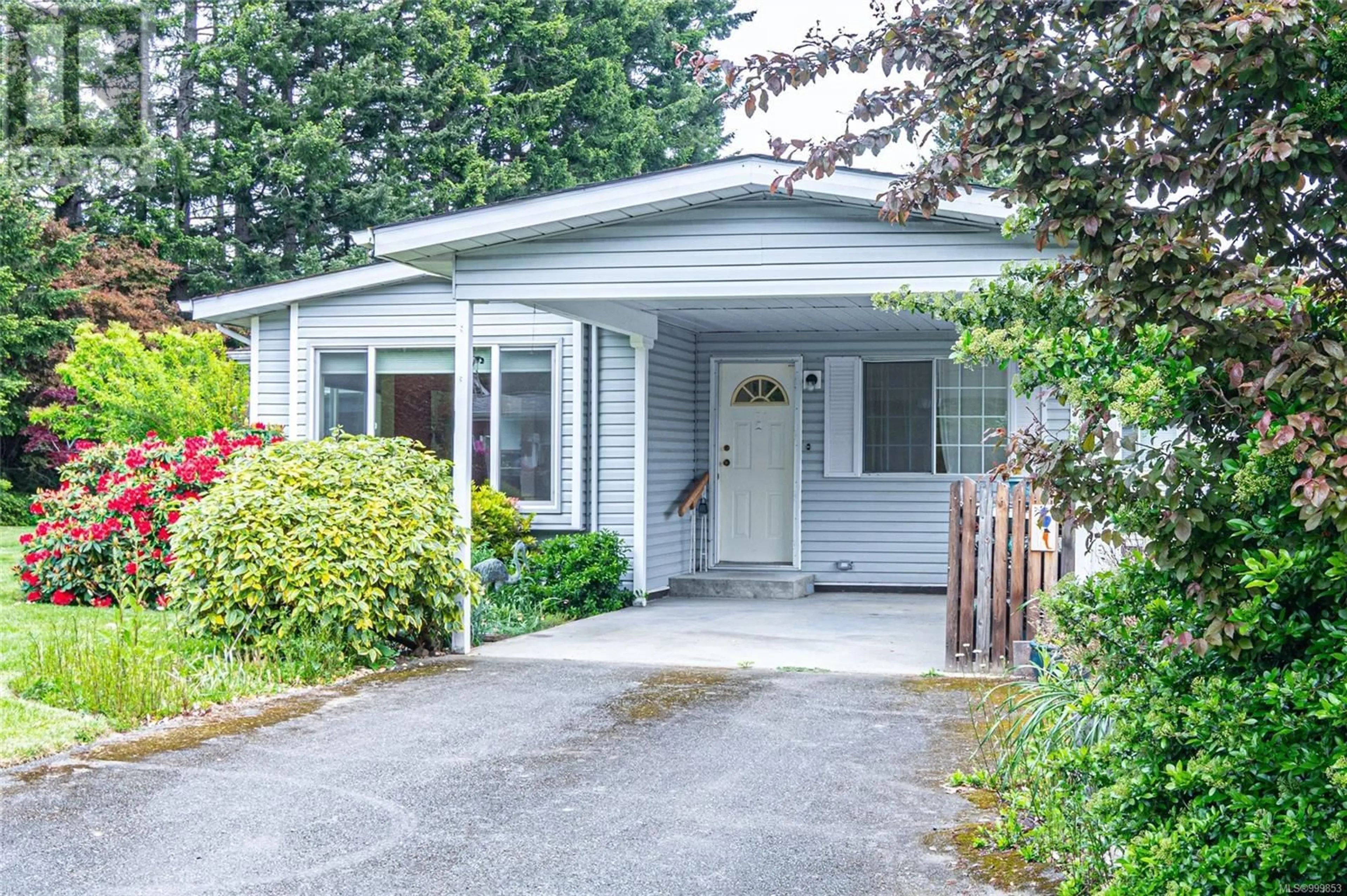 Home with vinyl exterior material, street for 2032 - 135 BRINKWORTHY ROAD, Salt Spring British Columbia V8K1S3