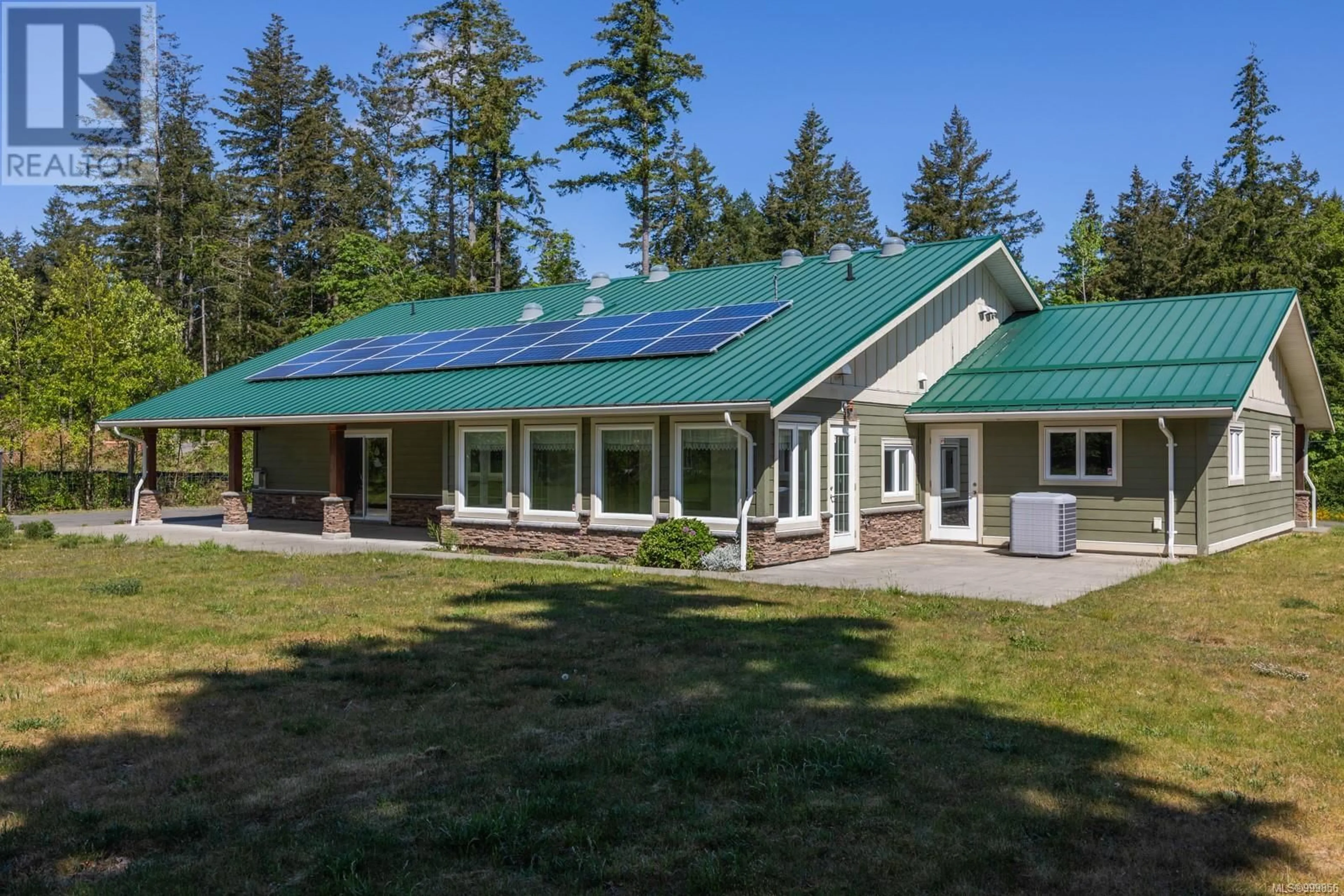A pic from outside/outdoor area/front of a property/back of a property/a pic from drone, unknown for 2051 HECTOR ROAD, Comox British Columbia V9M3Y7