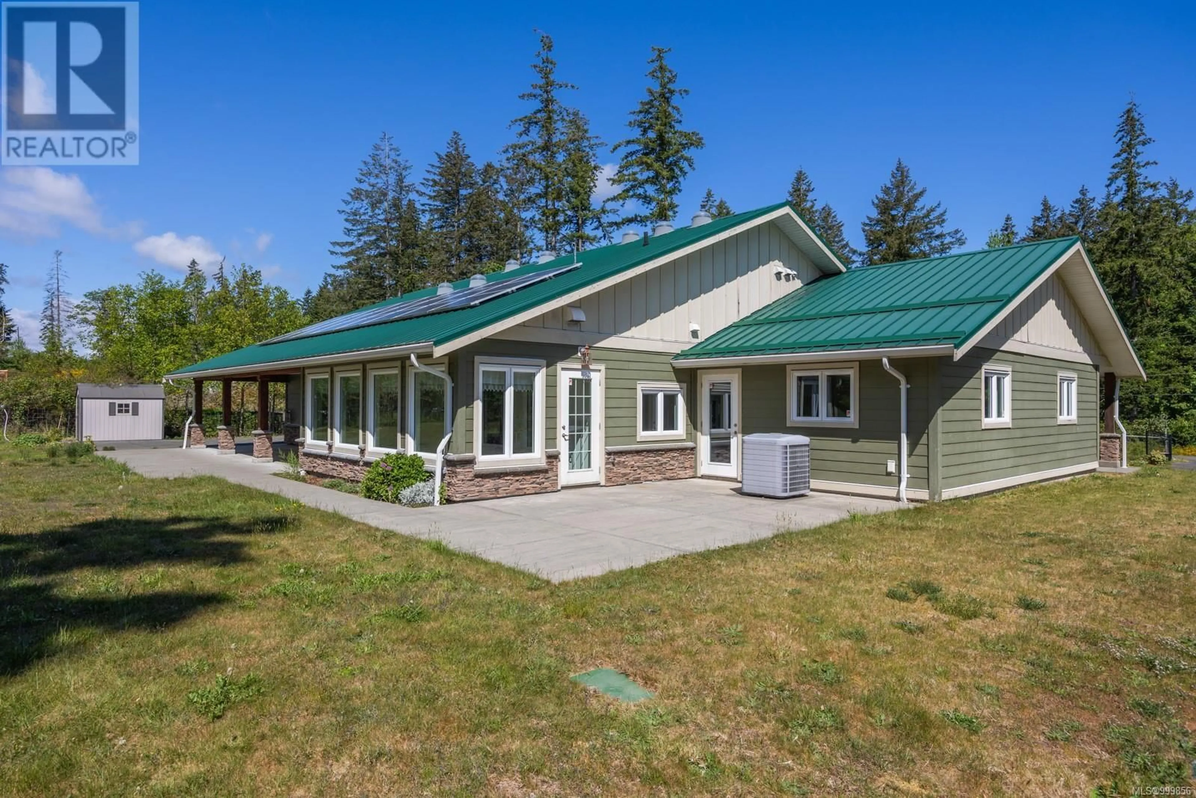 Patio, building for 2051 HECTOR ROAD, Comox British Columbia V9M3Y7