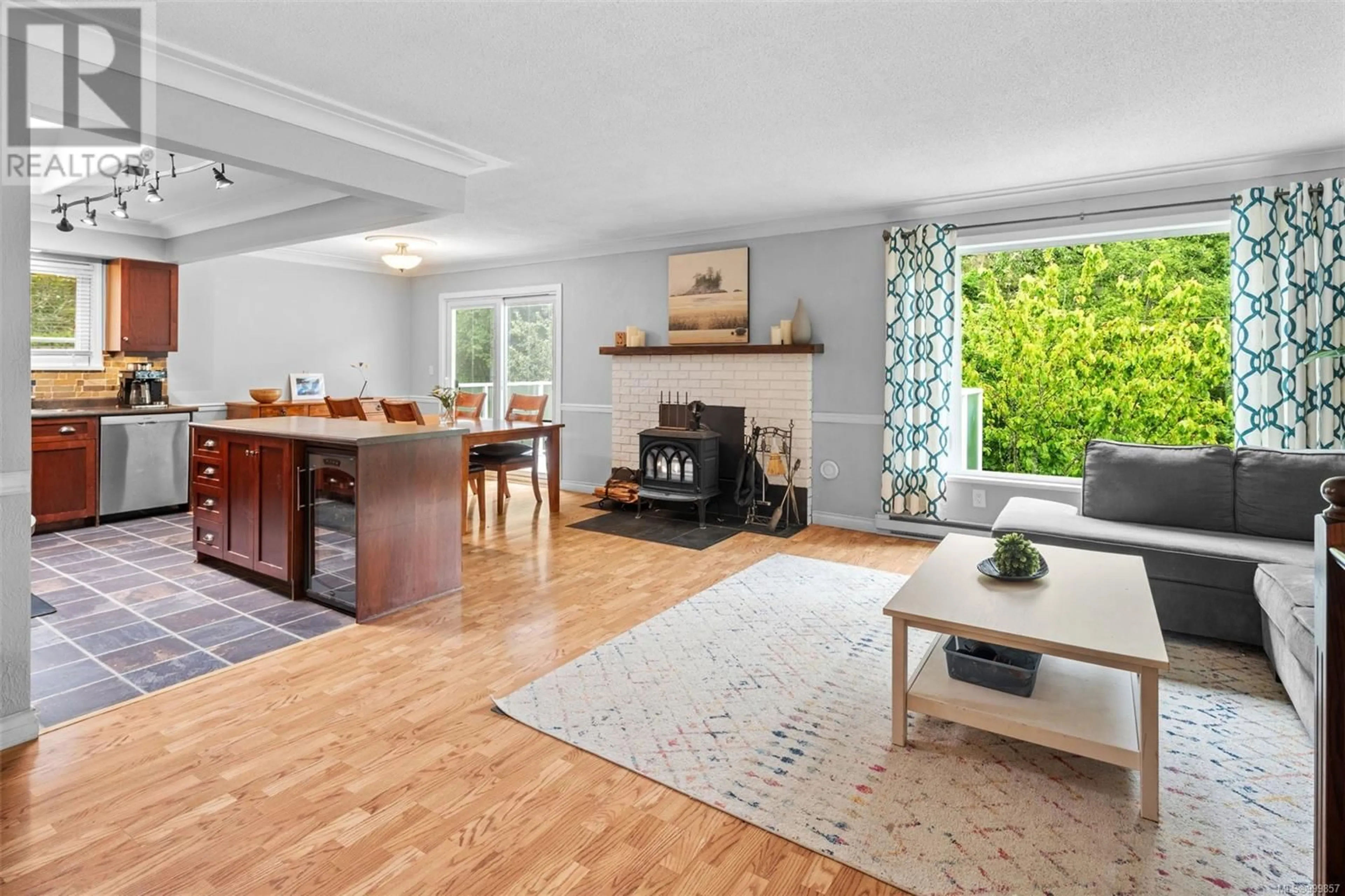 Open concept kitchen, unknown for 4518 HUGHES ROAD, Saanich British Columbia V9E2B8