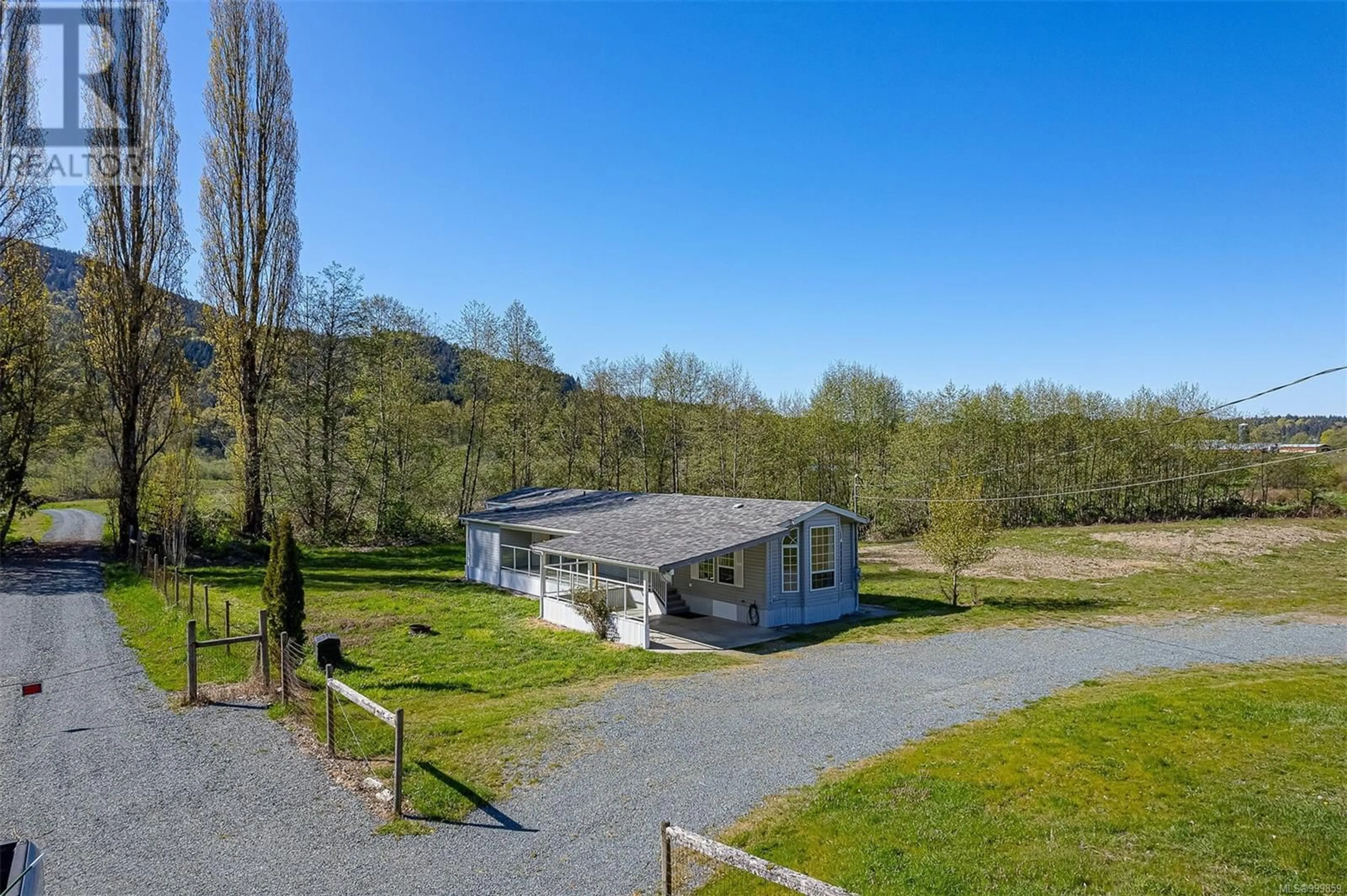 A pic from outside/outdoor area/front of a property/back of a property/a pic from drone, unknown for 7600 WESTHOLME ROAD, Duncan British Columbia V9L6B4